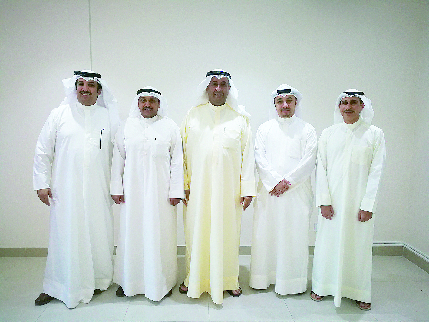 u0637u0644u0627u0644 u0627u0644u0646u0635u0641 u0645u062au0648u0633u0651u0637u0627u064b u0623u0639u0636u0627u0621 u0627u0644u0644u062cu0646u0629 u0627u0644u0645u0648u0642u062au0629 