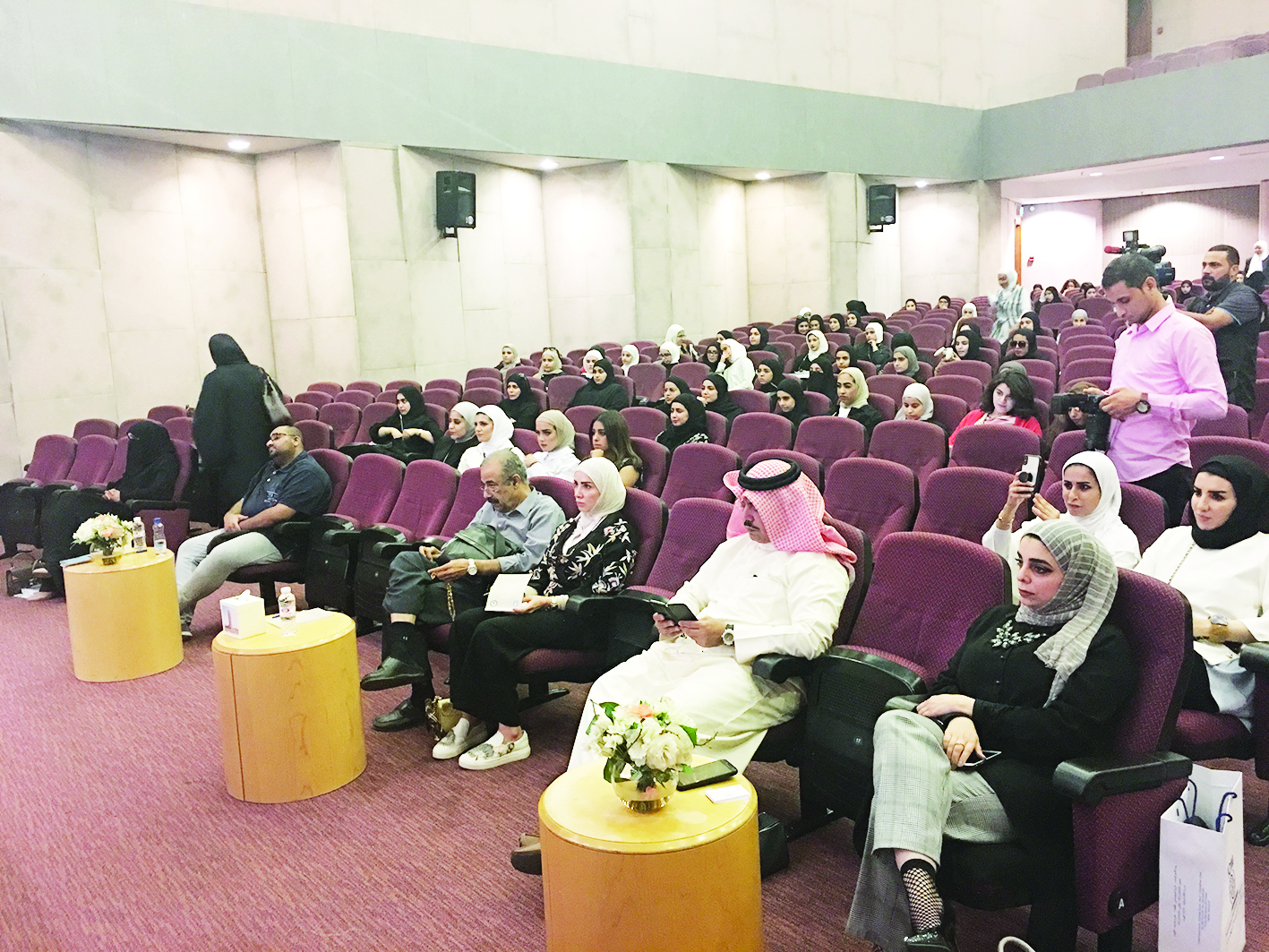 جانب من الحضور 