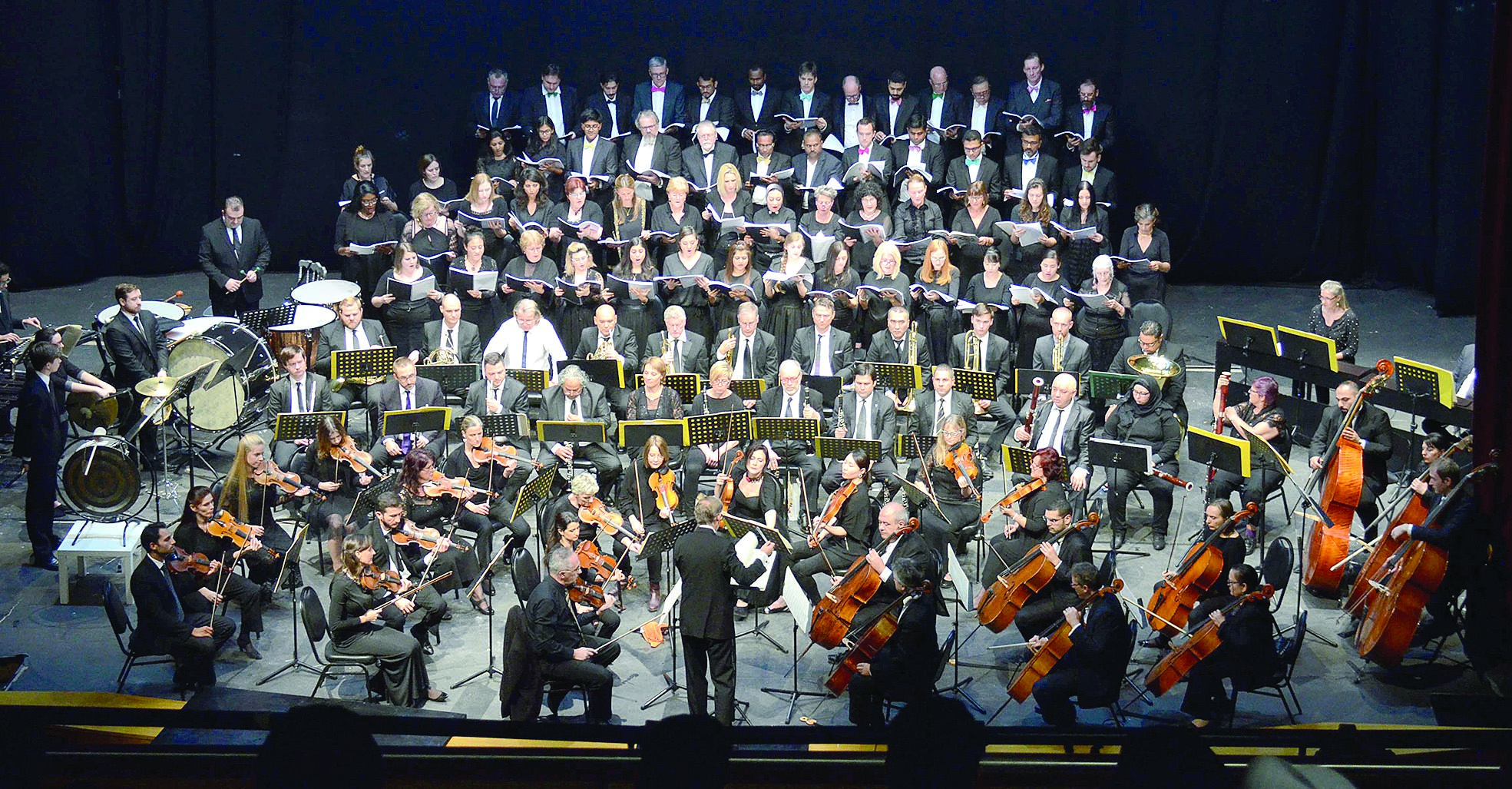 u0627u0644u0623u0648u0631u0643u0633u062au0631u0627 u0627u0644u0633u064au0645u0641u0648u0646u064au0629... u062au0623u0644u0642u062a u0639u0632u0641u0627u064b u0648u063au0646u0627u0621u064b