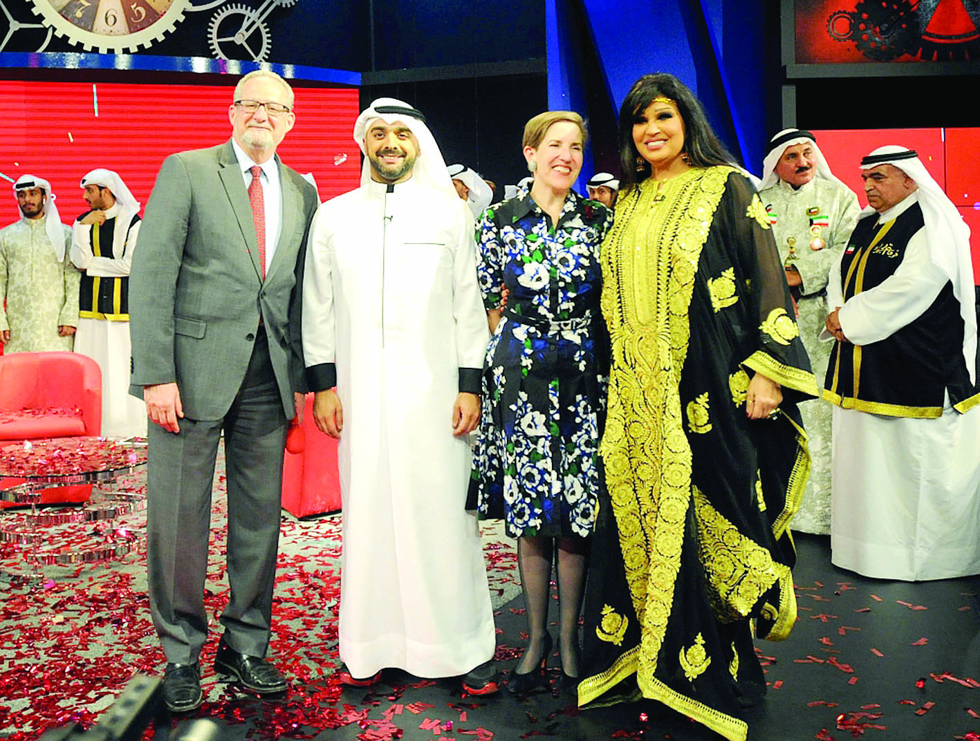 حمد قلم مع السفير الأميركي وقرينته وفيفي عبده