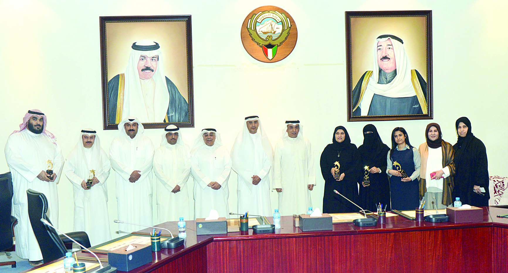 u0627u0644u0639u0627u0632u0645u064a u064au062au0648u0633u0637 u0642u064au0627u062fu064au064a u0627u0644u0648u0632u0627u0631u0629 u0648u0627u0644u0641u0627u0626u0632u064au0646 u0628u062cu0627u0626u0632u0629 u062du0645u062fu0627u0646 u0628u0646 u0631u0627u0634u062ftt (u062au0635u0648u064au0631 u0646u0627u064au0641 u0627u0644u0639u0642u0644u0629)