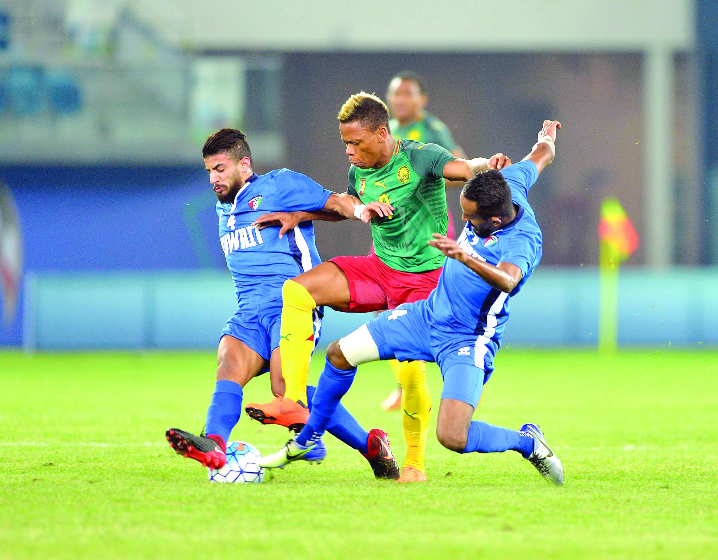 u0644u0642u0637u0629 u0645u0646 u0645u0628u0627u0631u0627u0629 u0627u0644u0623u0645u0633 u0628u064au0646 u0627u0644u0643u0648u064au062a u0648u0627u0644u0643u0627u0645u064au0631u0648u0646t(u0627u0644u0623u0632u0631u0642 u062fu0648u062a u0643u0648u0645)