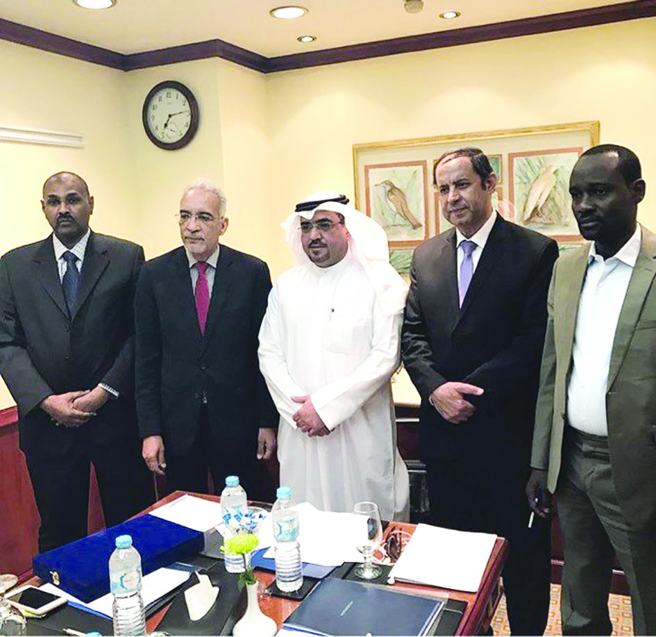 u0633u0639u062f u0627u0644u0641u0646u062fu064a u0648u0645u062du0645u062f u0633u0627u0644u0645 u0648u0644u062f u0628u0648u0643 u0645u0639 u0623u0639u0636u0627u0621 u0627u0644u0644u062cu0646u0629 