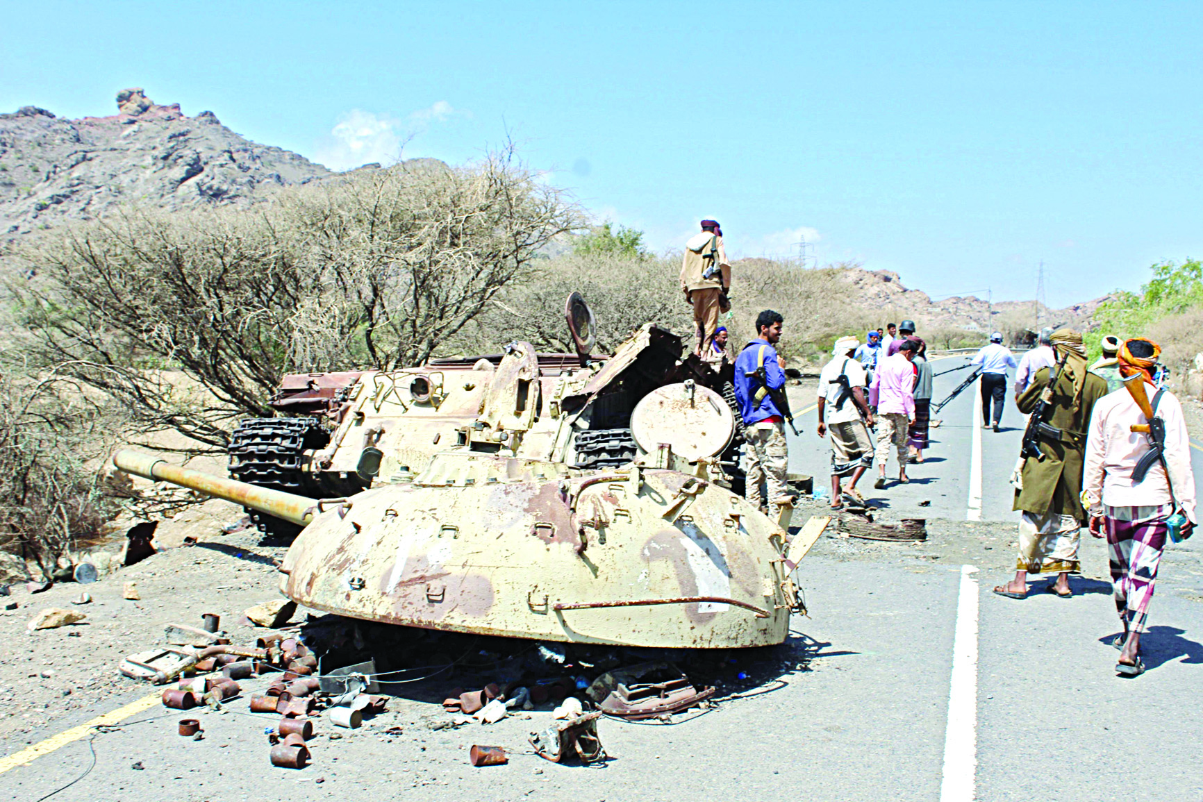 u0645u0642u0627u062au0644u0648u0646 u0645u0646 u0627u0644u0642u0648u0627u062a u0627u0644u0634u0631u0639u064au0629 u0625u0644u0649 u062cu0627u0646u0628 u062fu0628u0627u0628u0629 u0645u062fu0645u0631u0629 u0641u064a u0628u0644u062fu0629 u0627u0644u0634u0631u064au062cu0629 u0628u0645u062du0627u0641u0638u0629 u0644u062du062c u062cu0646u0648u0628 u0627u0644u064au0645u0646t (u0627 u0641 u0628)