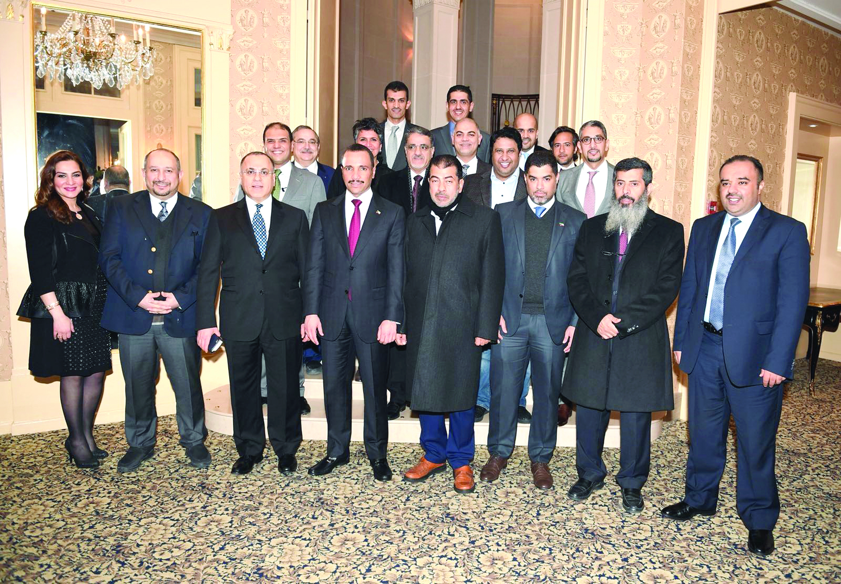 ... ومتوسطا السفير وأعضاء الوفد والبعثة الكويتية في جنيف