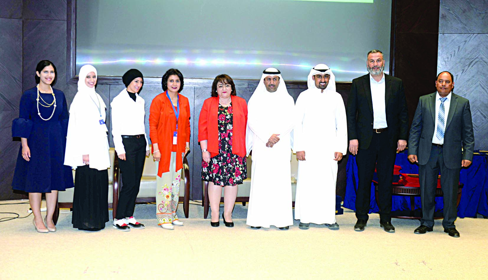 u0627u0644u0645u0634u0627u0631u0643u0648u0646 u0641u064a u062du0641u0644 u062eu062au0627u0645 u0627u0644u0645u0644u062au0642u0649                                                                  t         (u062au0635u0648u064au0631 u0632u0643u0631u064au0627 u0639u0637u064au0629)