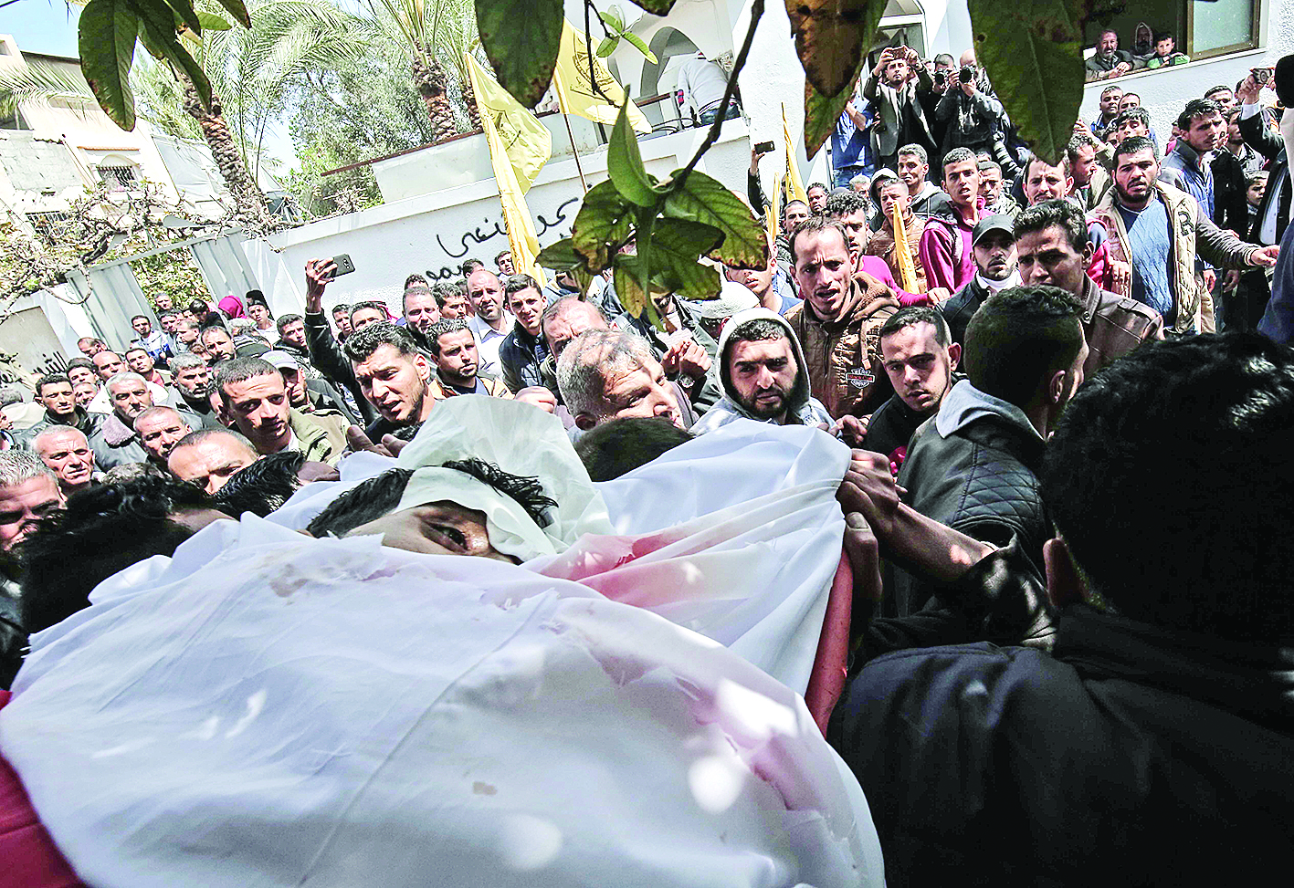 u0641u0644u0633u0637u064au0646u064au0648u0646 u064au0634u064au0639u0648u0646 u0627u0644u0634u0647u064au062f u0639u0645u0631 u0633u0645u0648u0631 u0627u0644u0630u064a u0633u0642u0637 u0628u0631u0635u0627u0635 u0627u0644u062cu064au0634 u0627u0644u0625u0633u0631u0627u0626u064au0644u064a u062eu0644u0627u0644 u0645u0633u064au0631u0629 u0627u0644u0639u0648u062fu0629 t(u0623 u0641 u0628)