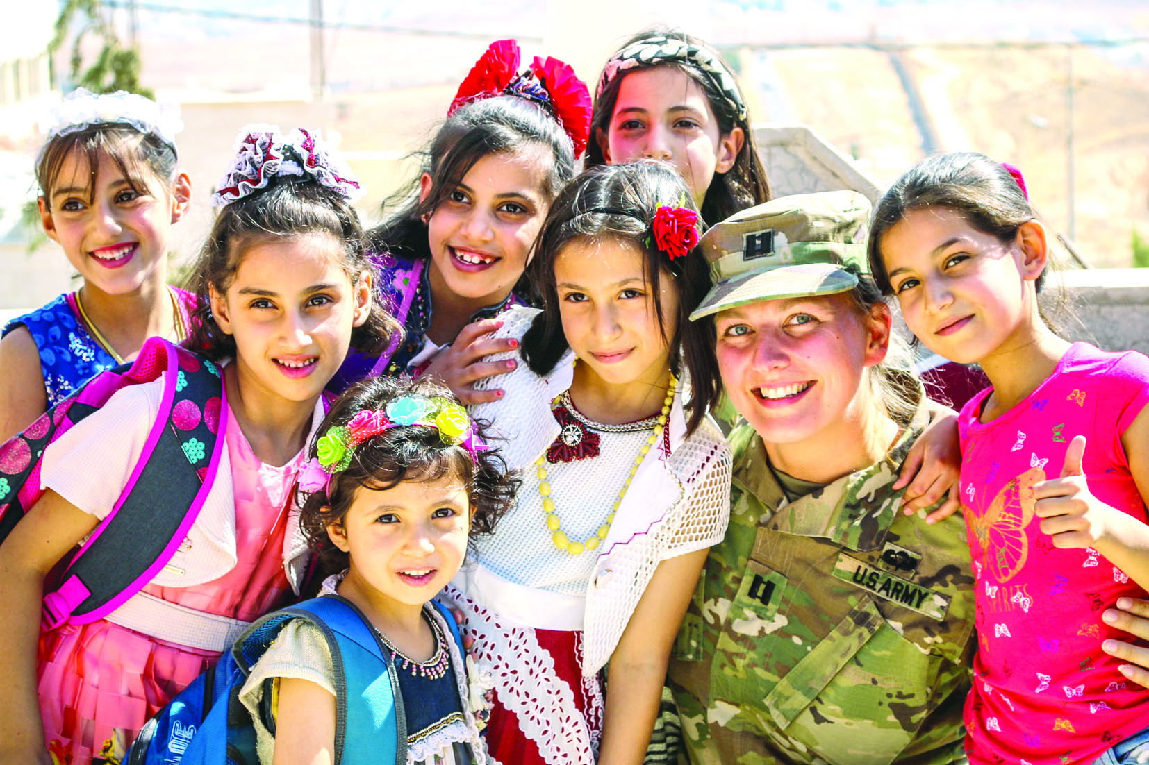 مارغريت زييفر مع زهرات 