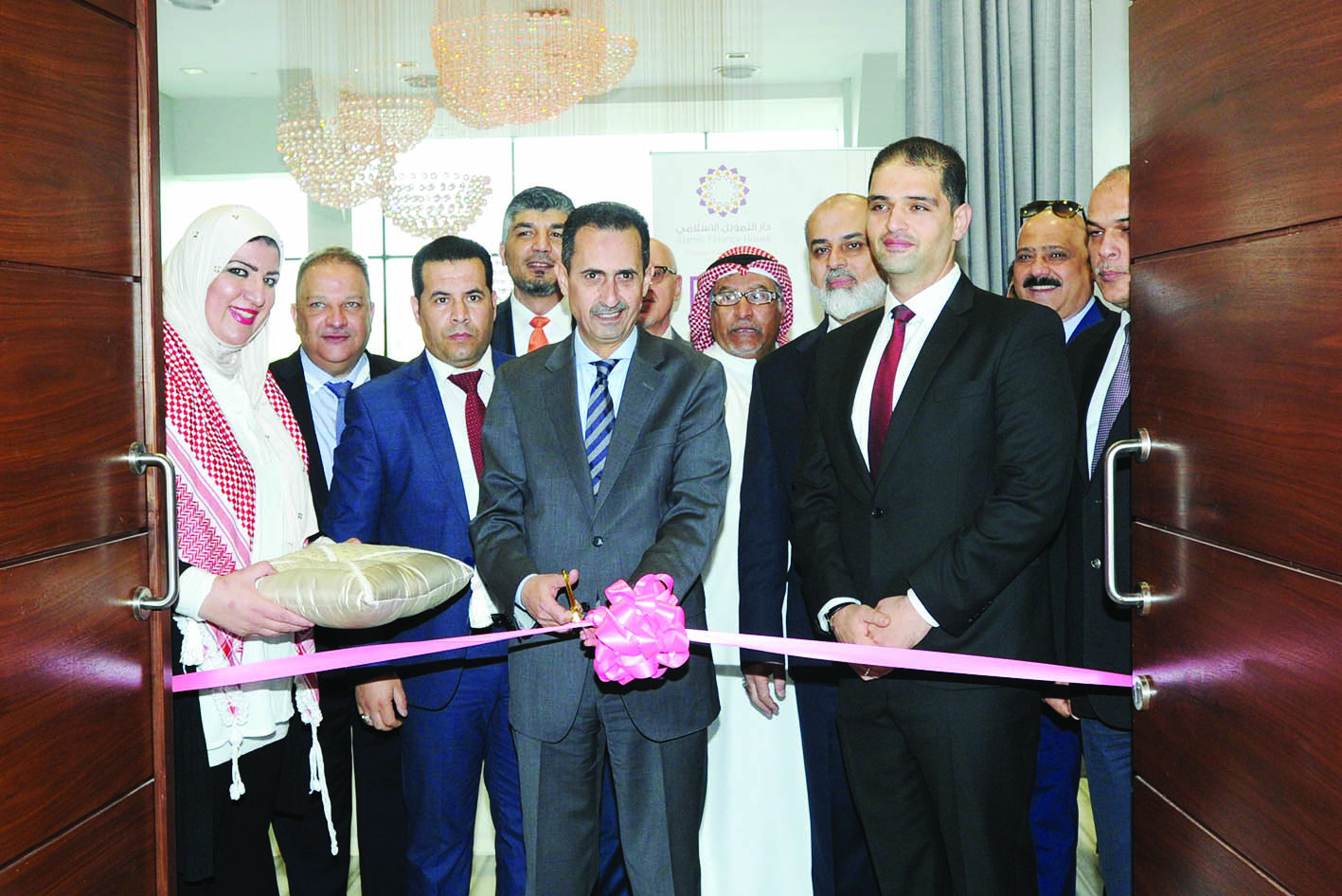 u0627u0644u0633u0641u064au0631 u0627u0644u0623u0631u062fu0646u064a u064au0642u0635 u0634u0631u064au0637 u0627u0644u0627u0641u062au062au0627u062d  t(u062au0635u0648u064au0631 u0643u0631u0645 u0630u064au0627u0628)