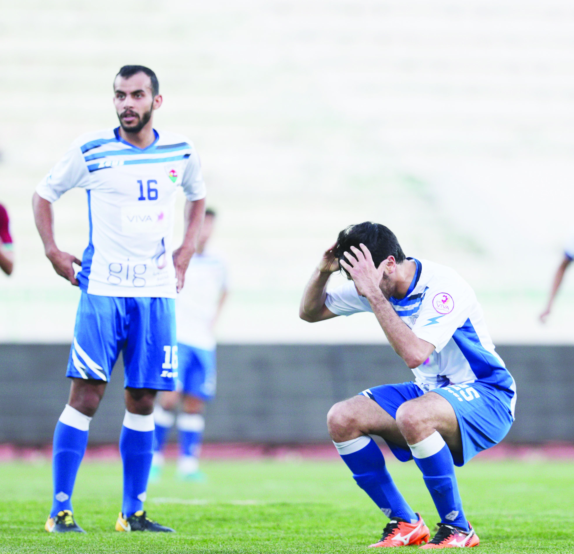 u0644u0627u0639u0628u0648 u0627u0644u062cu0647u0631u0627u0621 u064au0633u0639u0648u0646 u0625u0644u0649 u0625u064au0642u0627u0641 u0633u0644u0633u0644u0629 u0627u0644u0647u0632u0627u0626u0645 u0627u0644u0623u062eu064au0631u0629                        t                 (u0627u0644u0623u0632u0631u0642 u062fu0648u062a u0643u0648u0645)