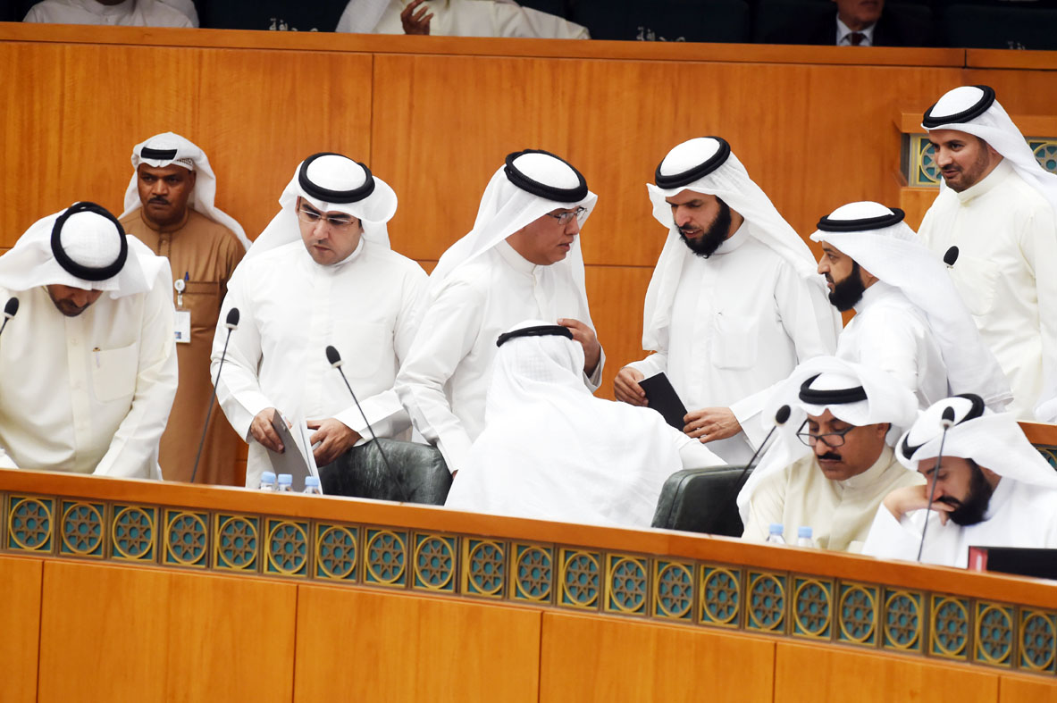 مناقشات نيابية