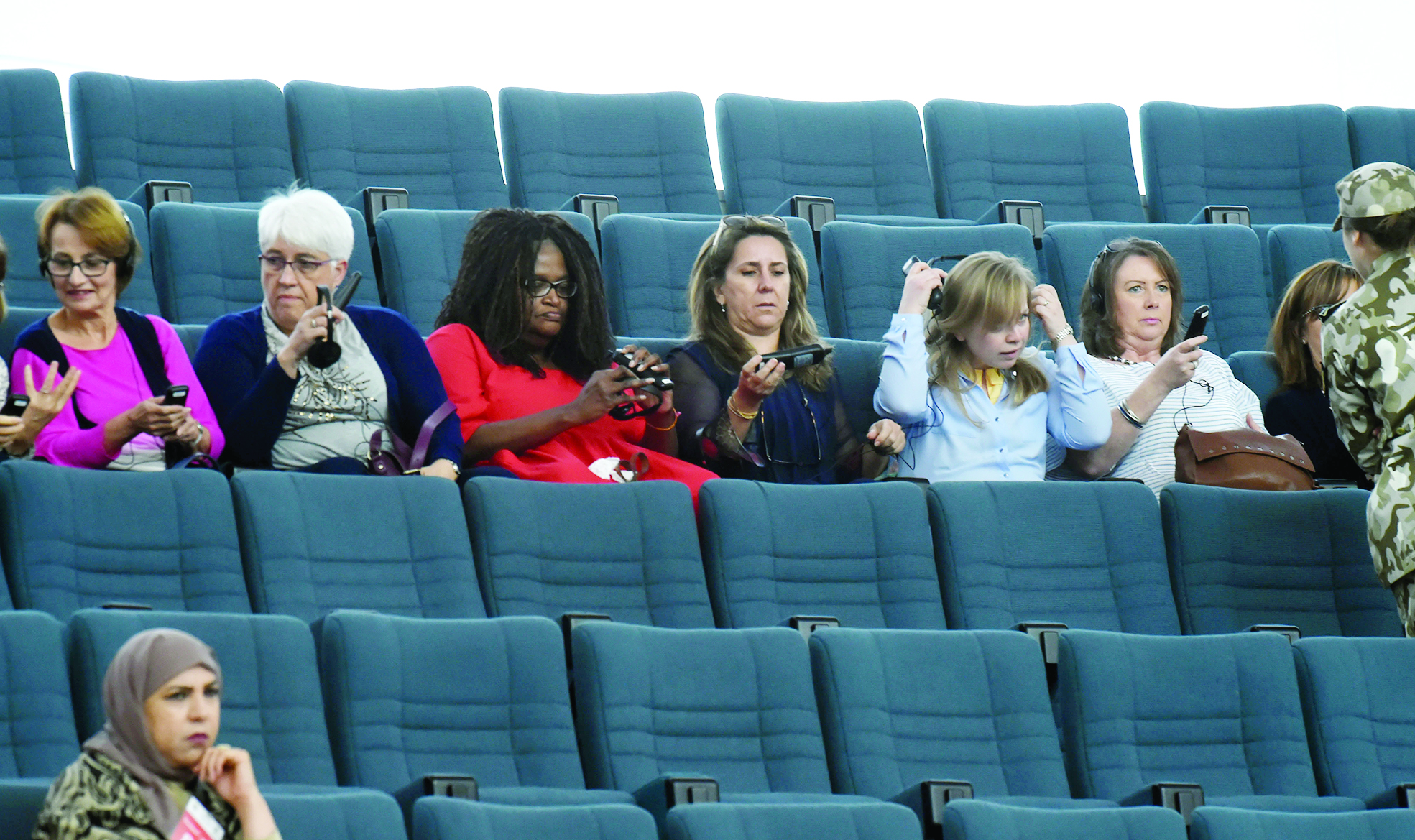 حضور أجنبي في الجلسة