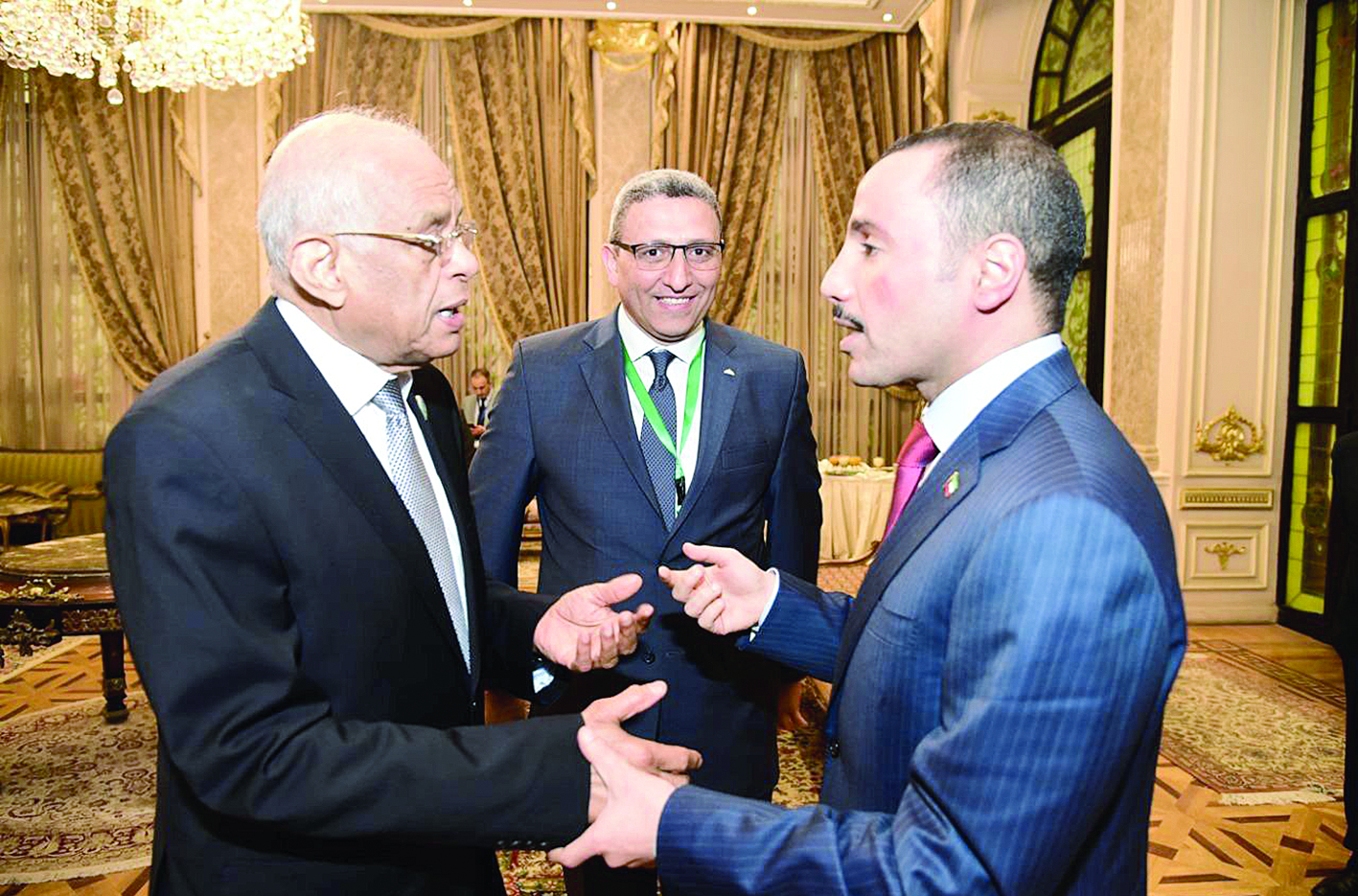 حديث بين الغانم وعلي عبدالعال