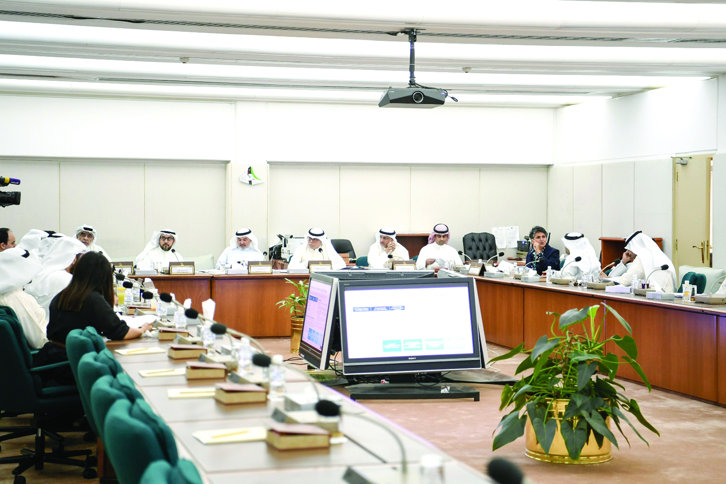 u062eu0648u0631u0634u064au062f u0645u062au0631u0626u0633u0627u064b u0627u062cu062au0645u0627u0639 u0627u0644u0644u062cu0646u0629 u0627u0644u0645u0627u0644u064au0629