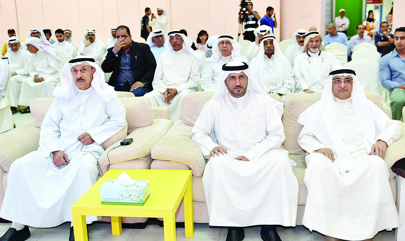 u062cu0627u0646u0628 u0645u0646 u0627u0644u062du0636u0648u0631 t (u062au0635u0648u064au0631 u0633u0639u062f u0647u0646u062fu0627u0648u064a)