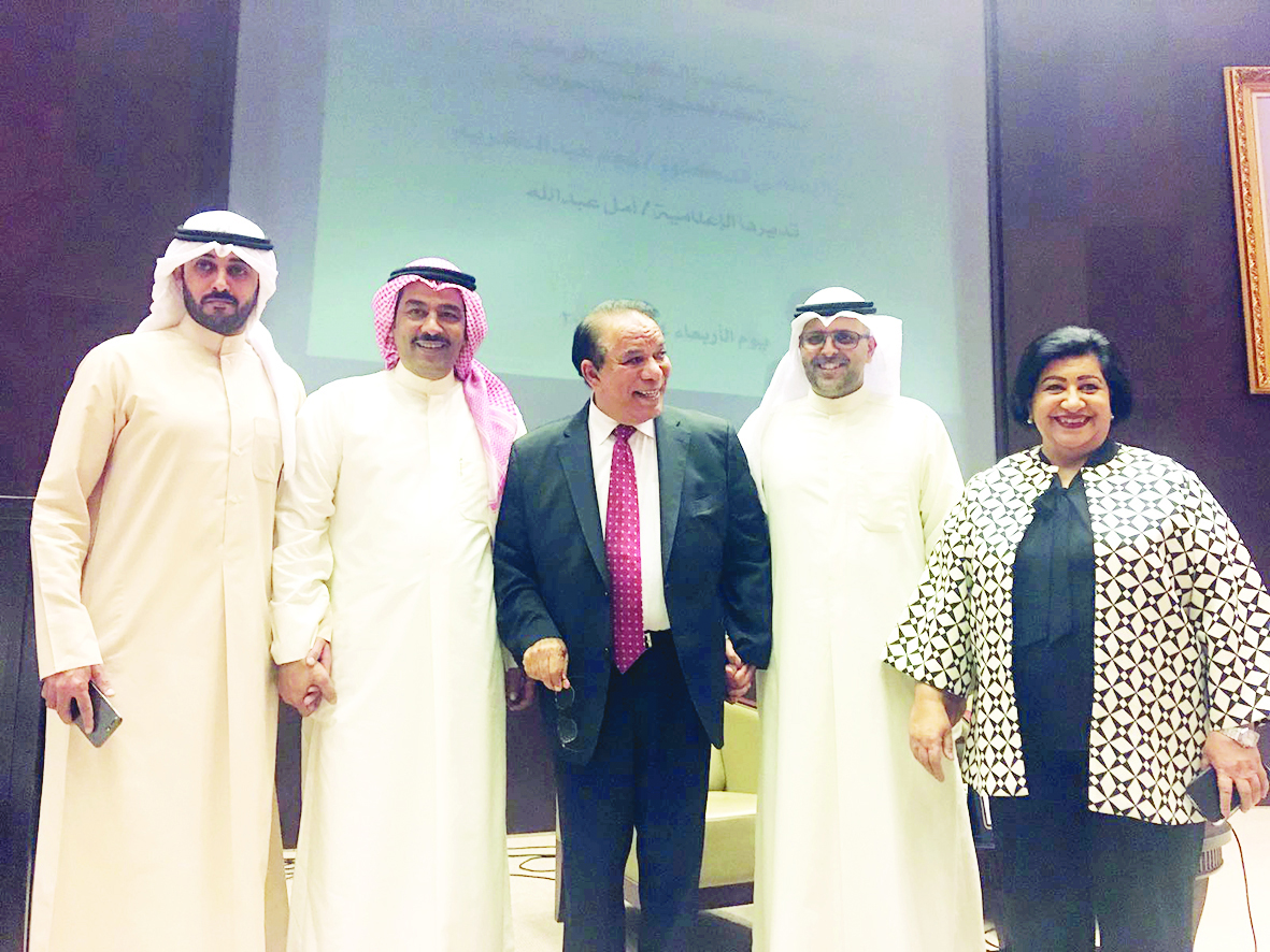 u0646u062cu0645 u0639u0628u062fu0627u0644u0643u0631u064au0645 u064au062au0648u0633u0637 u0625u0639u0644u0627u0645u064au064au0646 u0648u0643u062au0651u0627u0628u0627u064b