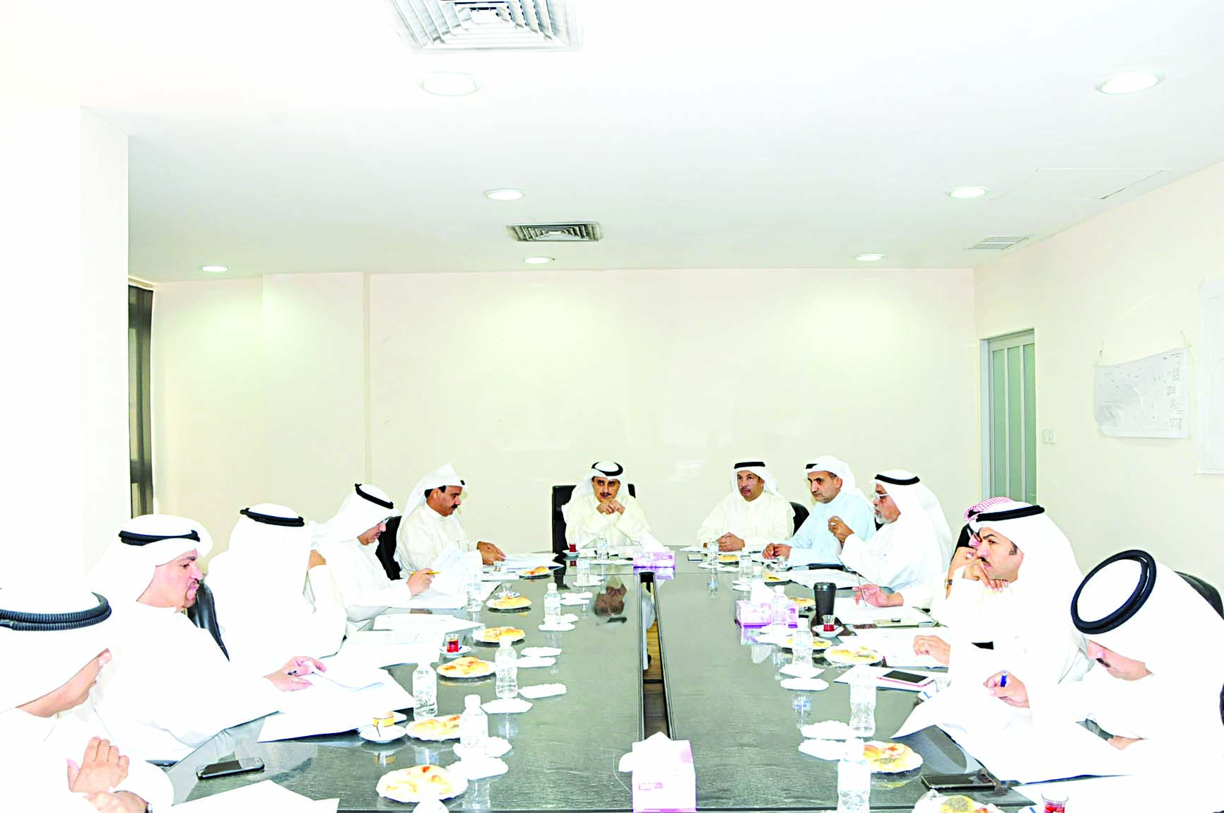 المنفوحي مترئساً اجتماع لجنة الانتخابات في البلدية