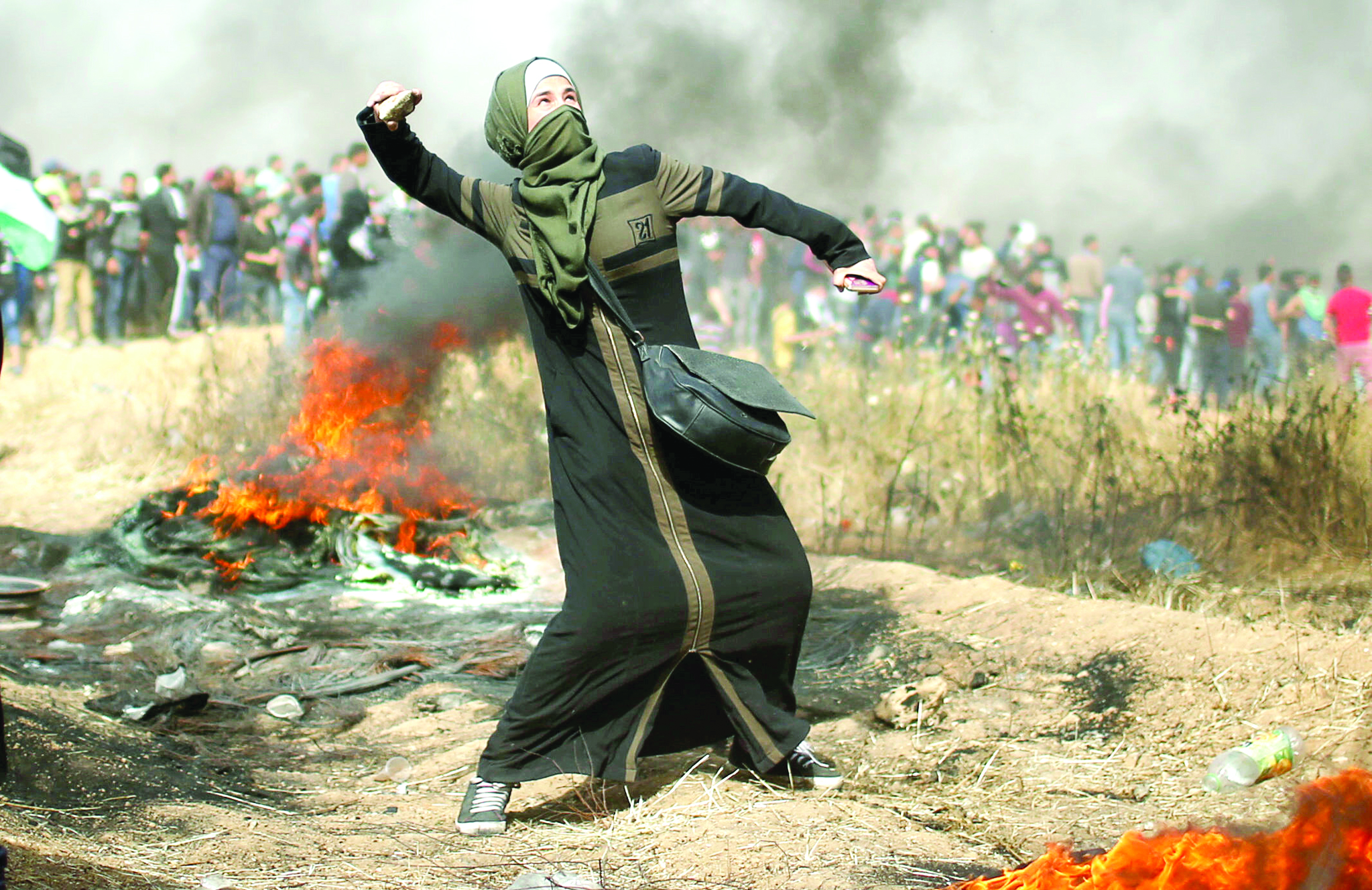 u0634u0627u0628u0629 u0641u0644u0633u0637u064au0646u064au0629 u062au0642u0630u0641 u0627u0644u062du062cu0627u0631u0629 u0639u0644u0649 u0627u0644u0642u0648u0627u062a u0627u0644u0625u0633u0631u0627u0626u064au0644u064au0629 u0639u0644u0649 u062du062fu0648u062f u0627u0644u0642u0637u0627u0639 t(u0631u0648u064au062au0631u0632)