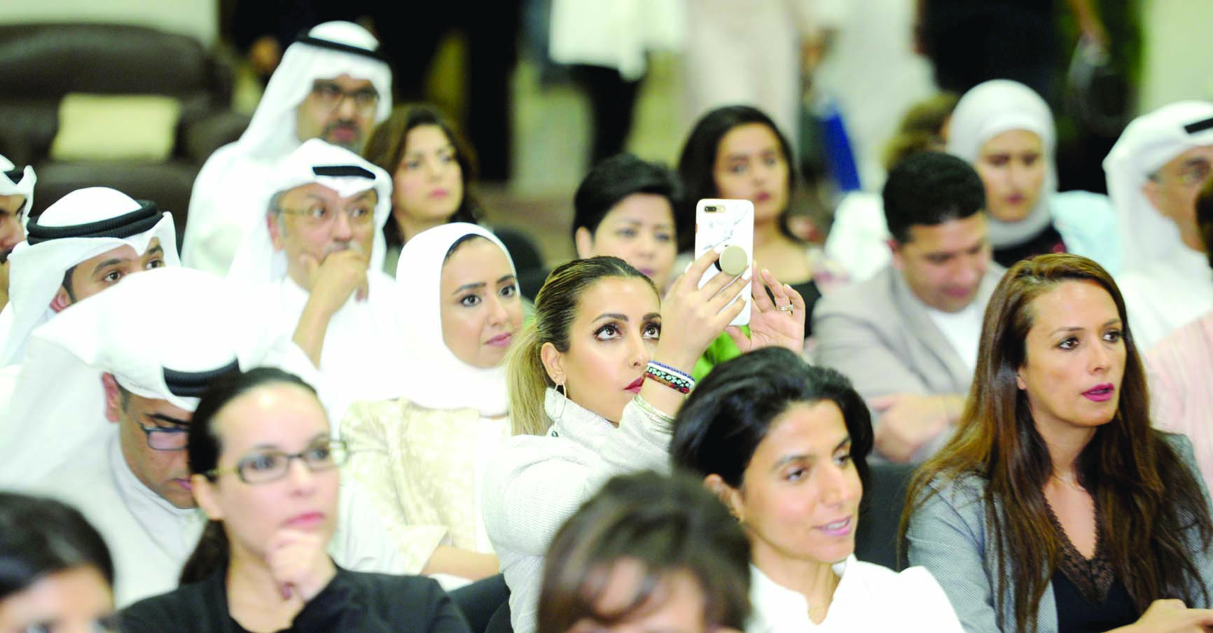 u0627u0644u062du0627u0636u0631u0627u062a u062au0648u062bu0642u0646 u0627u0644u0641u0639u0627u0644u064au0629t(u062au0635u0648u064au0631 u0643u0631u0645 u0630u064au0627u0628)