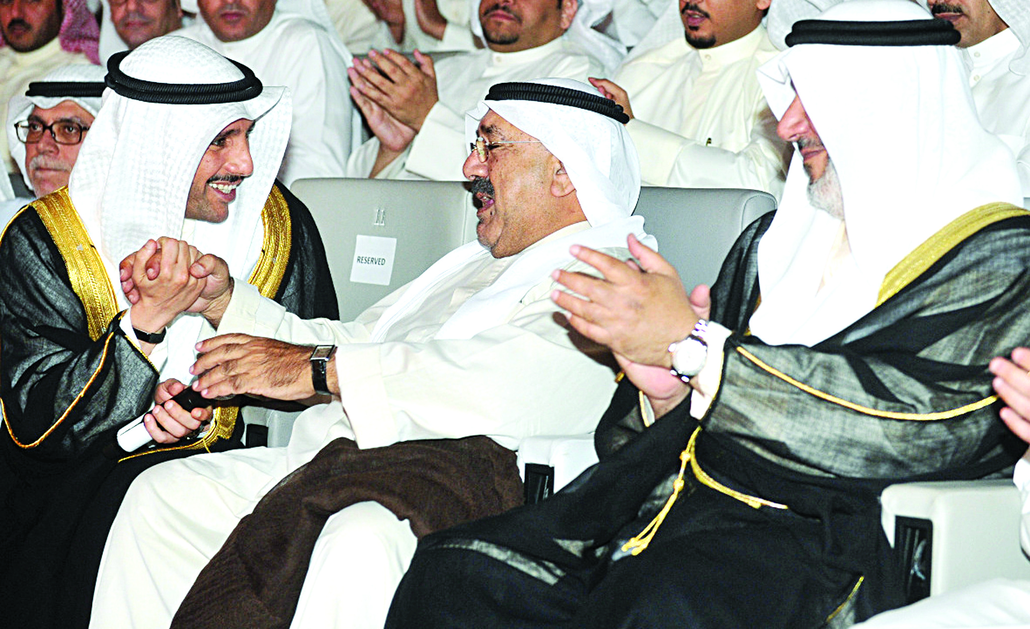 u0645u0631u0632u0648u0642 u0627u0644u063au0627u0646u0645  u0648u0646u0627u0635u0631 u0627u0644u0635u0628u0627u062d u062eu0644u0627u0644 u062du0644u0642u0629 u0646u0642u0627u0634u064au0629 u0645u0633u0627u0621 u0623u0645u0633 u0639u0646 u062au0637u0648u064au0631 u00abu0634u0645u0627u0644 u0627u0644u0643u0648u064au062a u0648u0627u0644u062cu0632u0631u00bb u0641u064a u0645u0631u0643u0632 u062cu0627u0628u0631 u0627u0644u0623u062du0645u062f u0627u0644u062bu0642u0627u0641u064a     (u062au0635u0648u064au0631 u0633u0639u062f u0647u0646u062fu0627u0648u064a)