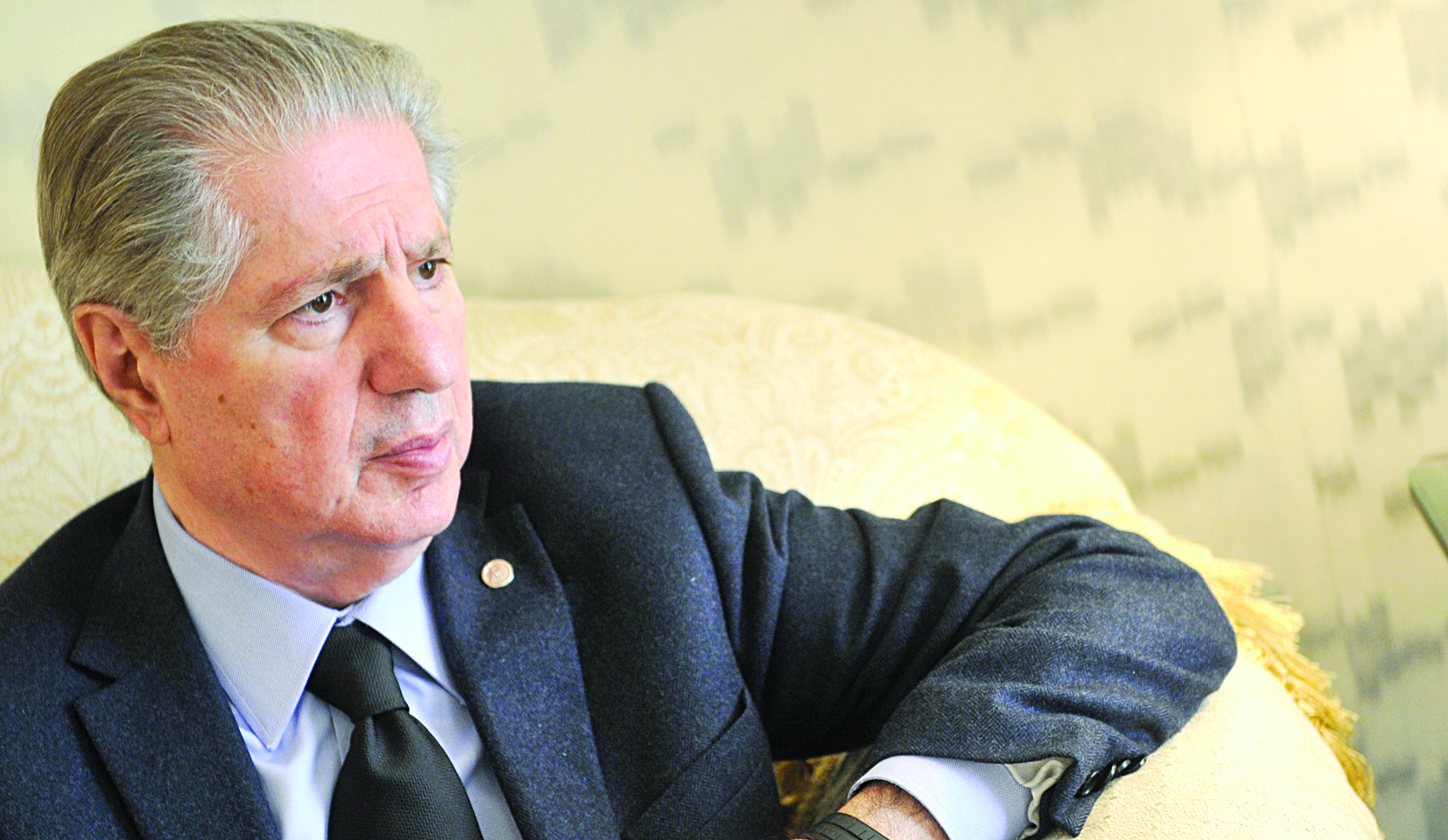 u0623u0645u064au0646 u0627u0644u062cu0645u064au0644 u0641u064a u062du0648u0627u0631u0647 u0645u0639 u00abu0627u0644u0631u0627u064au00bb                                           t              (u062au0635u0648u064au0631 u0633u0639u062f u0647u0646u062fu0627u0648u064a)