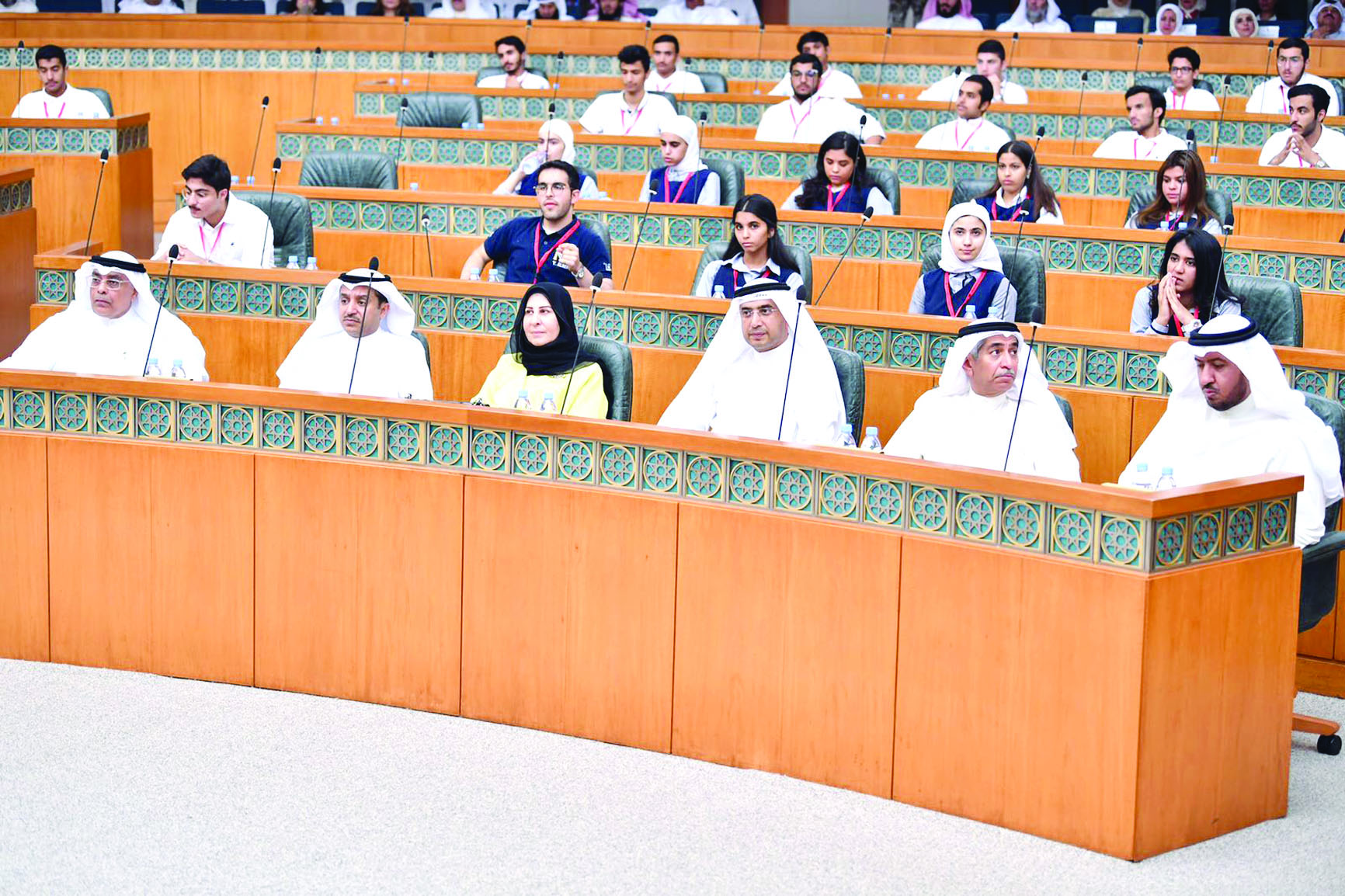 العفاسي والخرافي وقيادات «التربية» يتقدمون الحضور