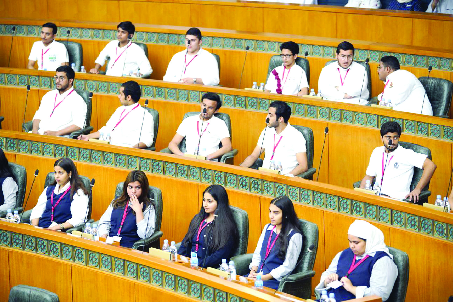 جانب من أعضاء الجلسة