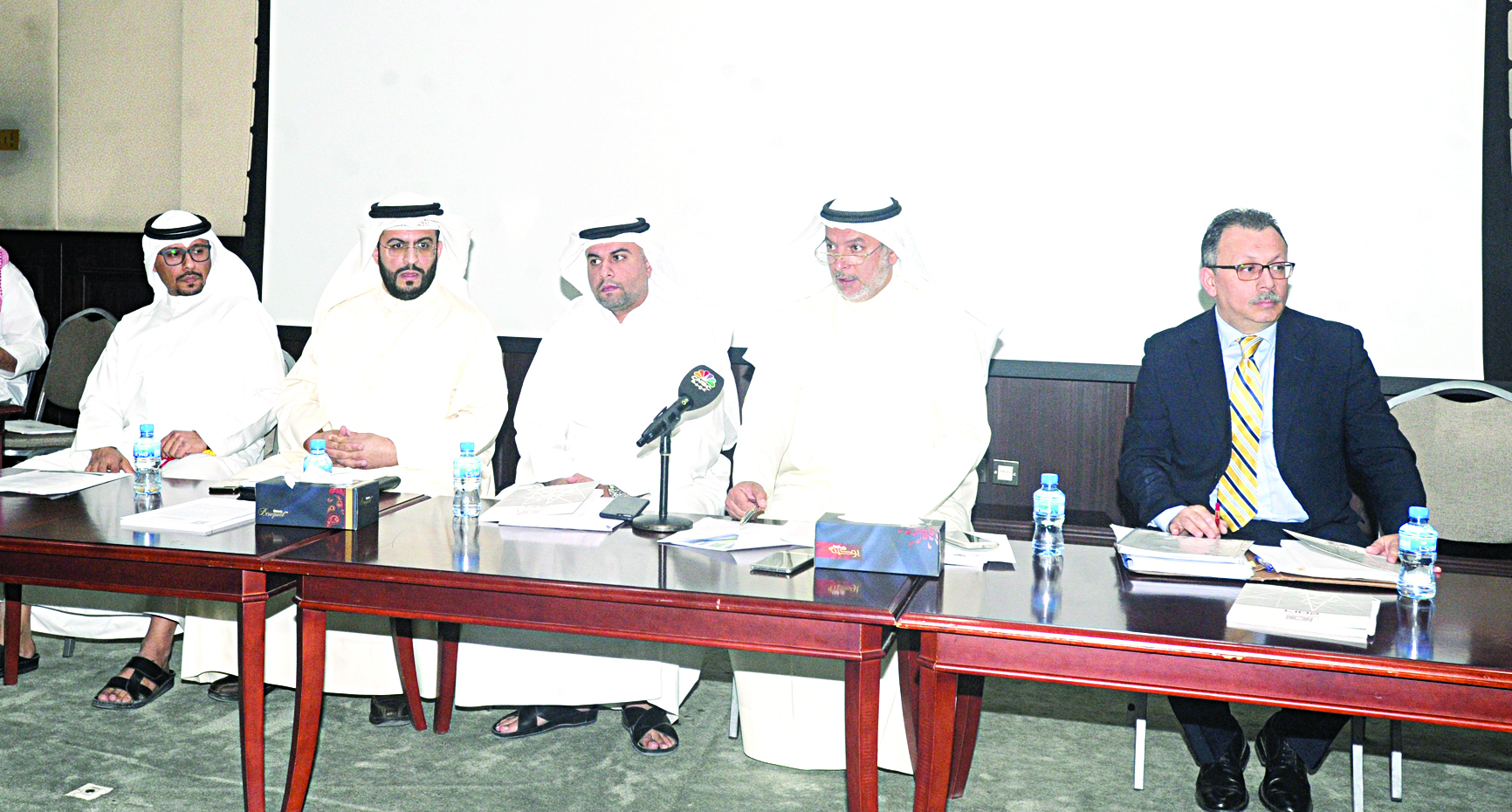 u0627u0644u0645u0628u0627u0631u0643 u0645u062au0631u0626u0633u0627u064b u0627u0644u0639u0645u0648u0645u064au0629t                            (u062au0635u0648u064au0631 u0643u0631u0645 u0630u064au0627u0628)