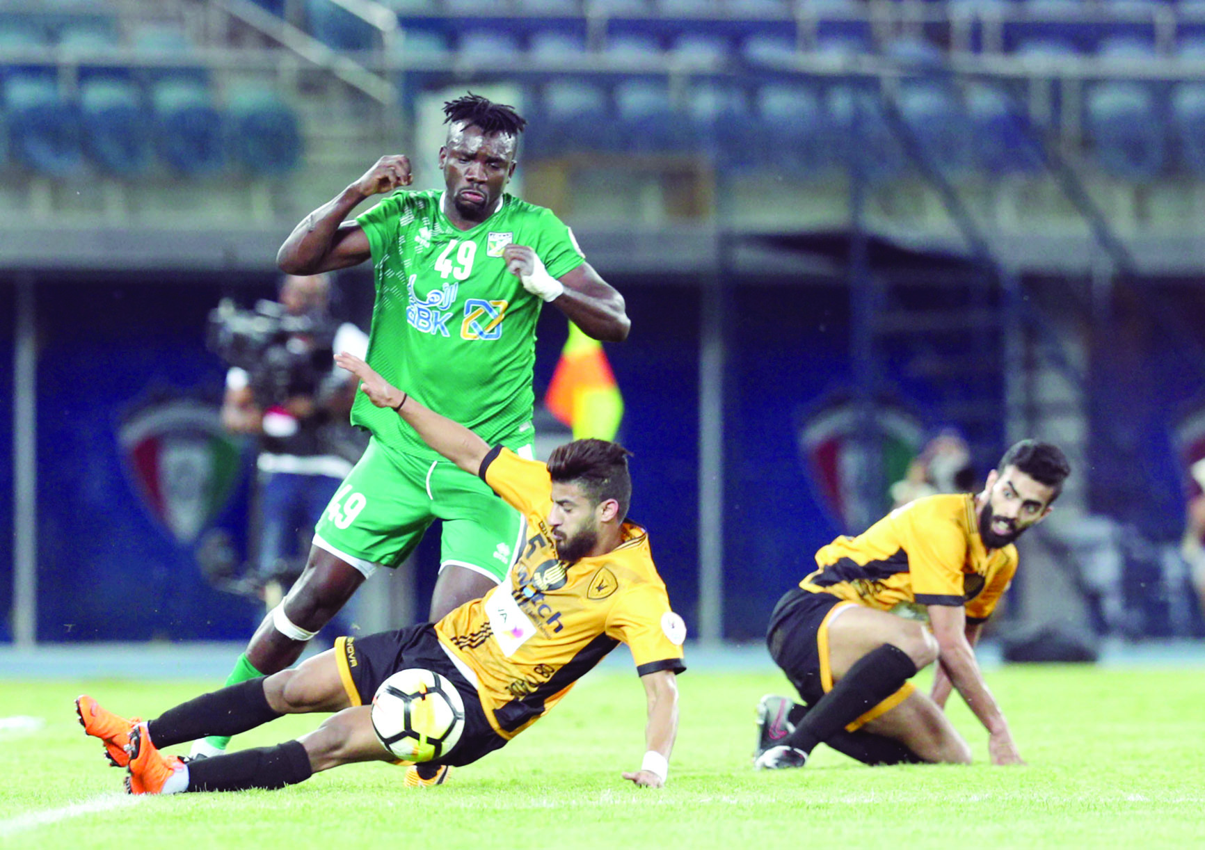 u0628u0648u0628u064a u0643u0644u064au0645u0646u062a u0644u0627u0639u0628 u0627u0644u0639u0631u0628u064a u064au062au062cu0627u0648u0632 u0645u062fu0627u0641u0639u064a u0627u0644u0642u0627u062fu0633u064au0629     (u0627u0644u0623u0632u0631u0642 u062fu0648u062a u0643u0648u0645)