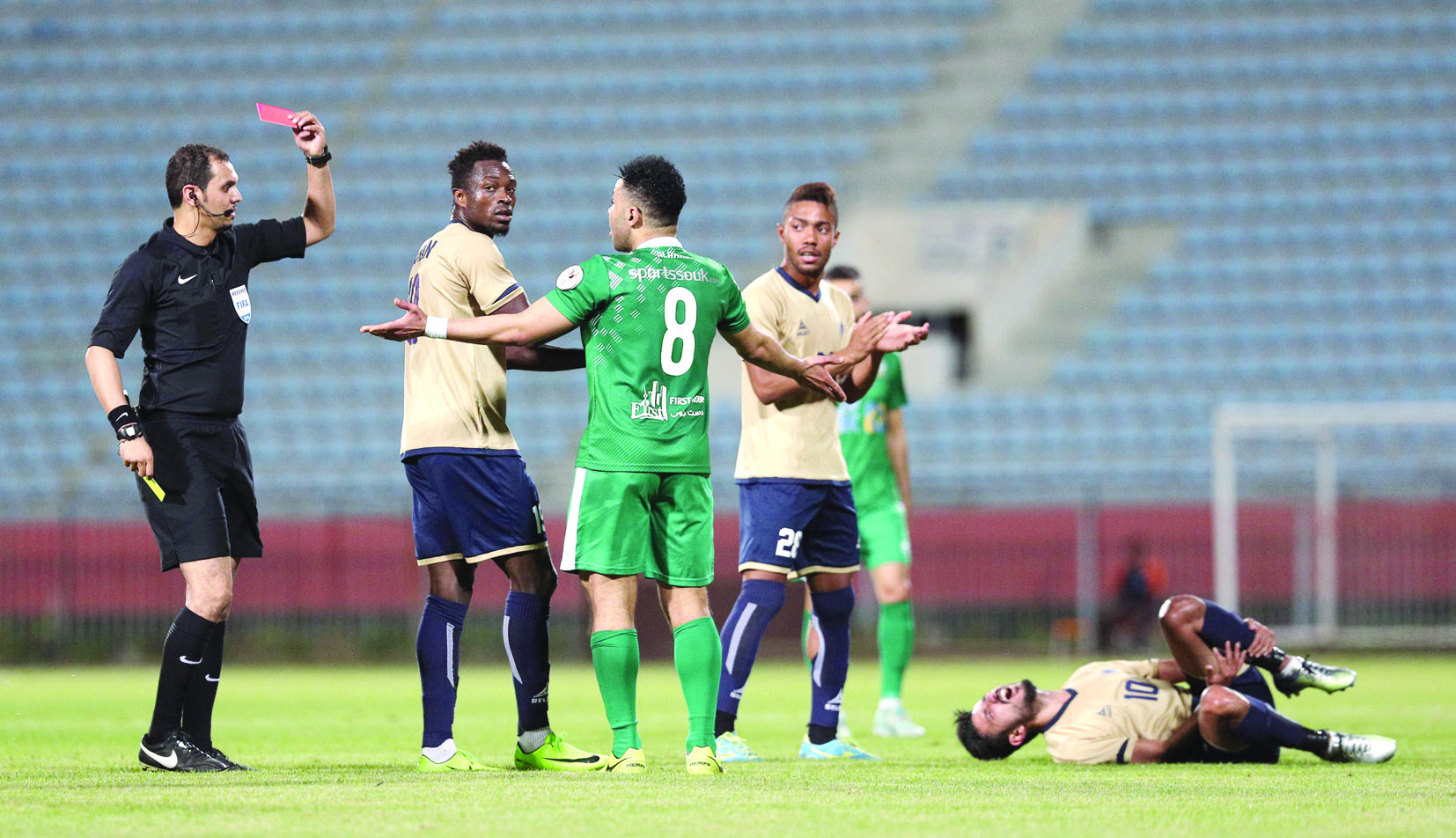 u0637u0631u062f u0627u0644u0644u0627u0639u0628 u0637u0644u0627u0644 u0646u0627u064au0641... u0623u0631u0628u0643 u0627u0644u0639u0631u0628u064at (u0627u0644u0623u0632u0631u0642 u062fu0648u062a u0643u0648u0645)