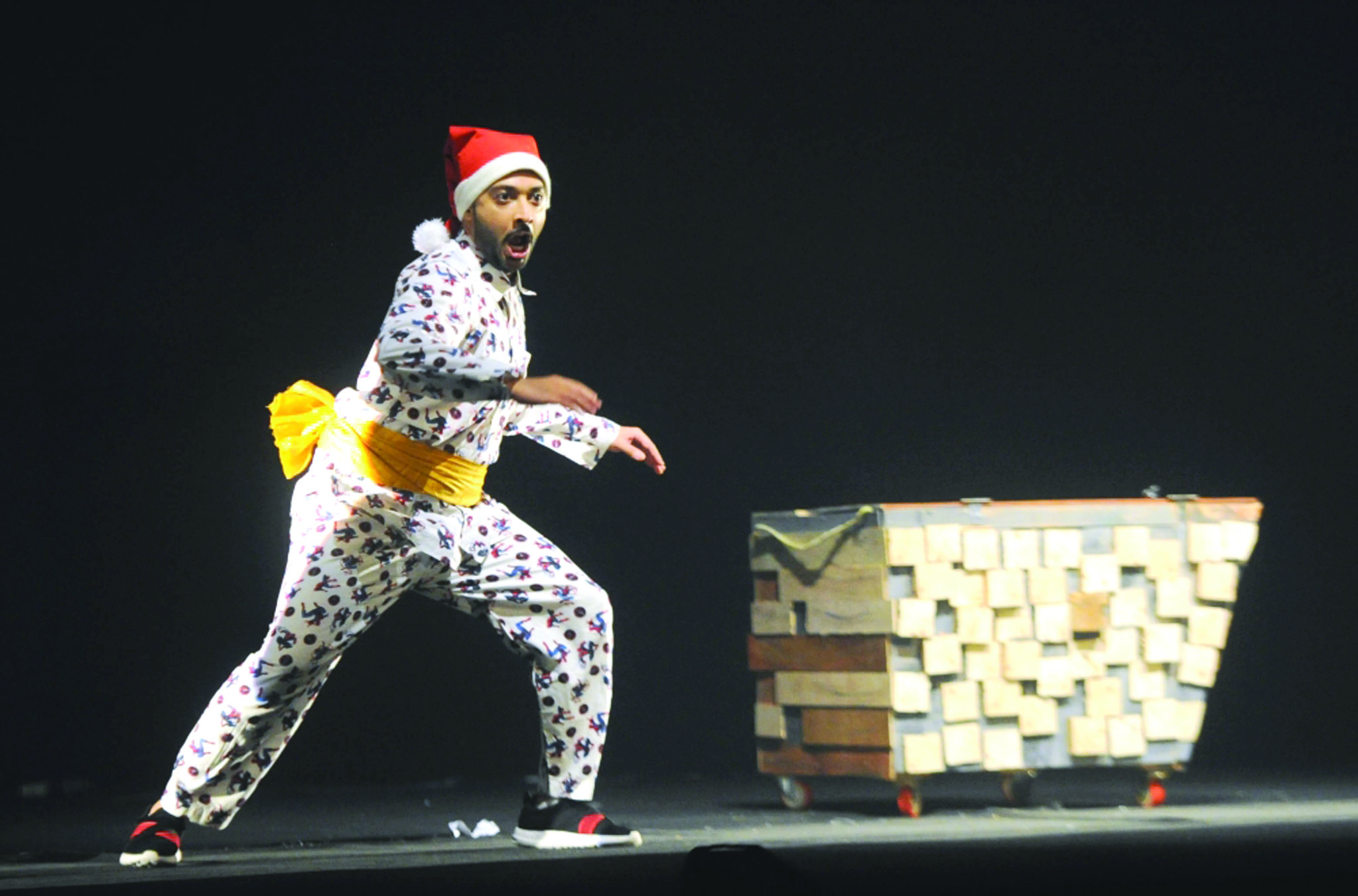 u0645u0634u0647u062f u0645u0646 u0645u0633u0631u062du064au0629 u00abu0633u0623u0628u062du0631u00bb