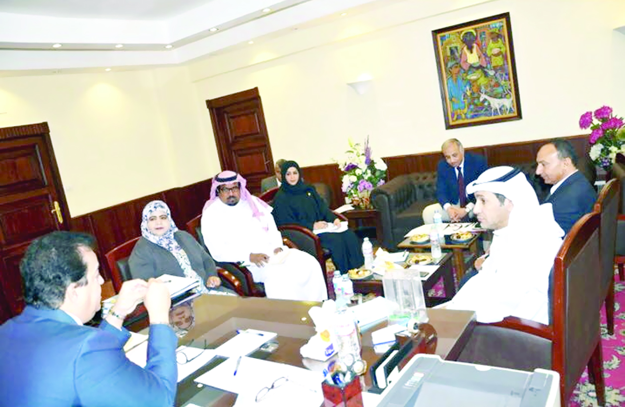 u062cu0627u0646u0628 u0645u0646 u0627u062cu062au0645u0627u0639 u0645u0645u062bu0644u064a u0627u0644u0645u0644u062du0642u064au0627u062a u0627u0644u062eu0644u064au062cu064au0629 u0645u0639 u0648u0632u064au0631 u0627u0644u062au0639u0644u064au0645 u0627u0644u0639u0627u0644u064a u0641u064a u0627u0644u0642u0627u0647u0631u0629