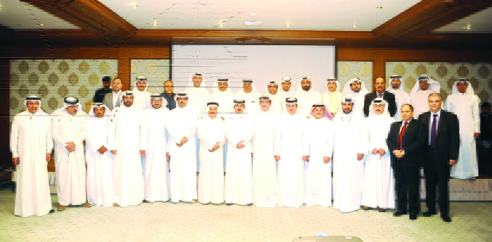 u0642u064au0627u062fu0627u062a u00abu0627u0644u0625u0637u0641u0627u0621u00bb u0648u0627u0644u0645u0643u0631u0645u0648u0646   (u062au0635u0648u064au0631 u0637u0627u0631u0642 u0639u0632u0627u0644u062fu064au0646)