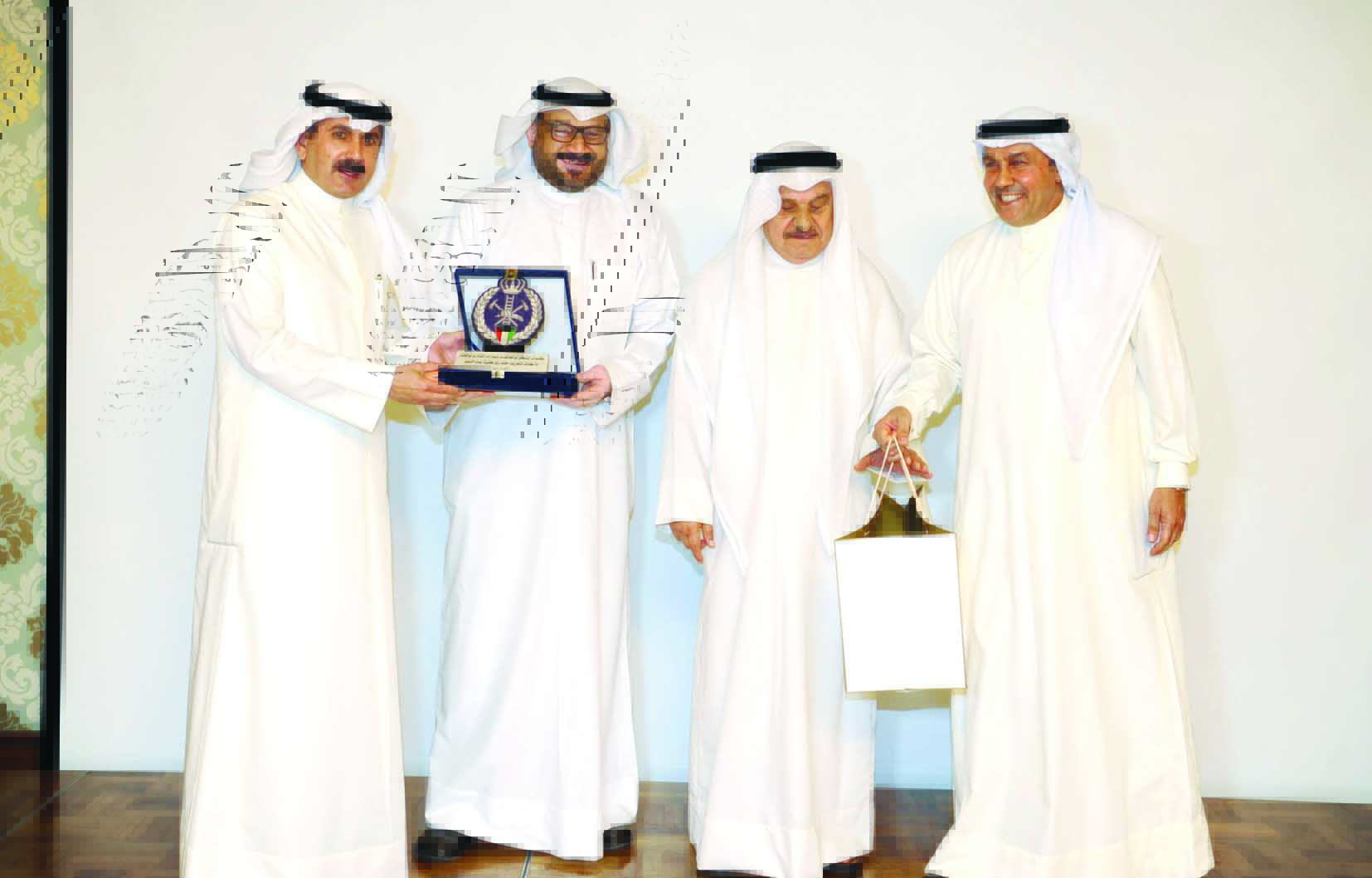 المكراد مكرماً الزميل ناصر الفرحان	