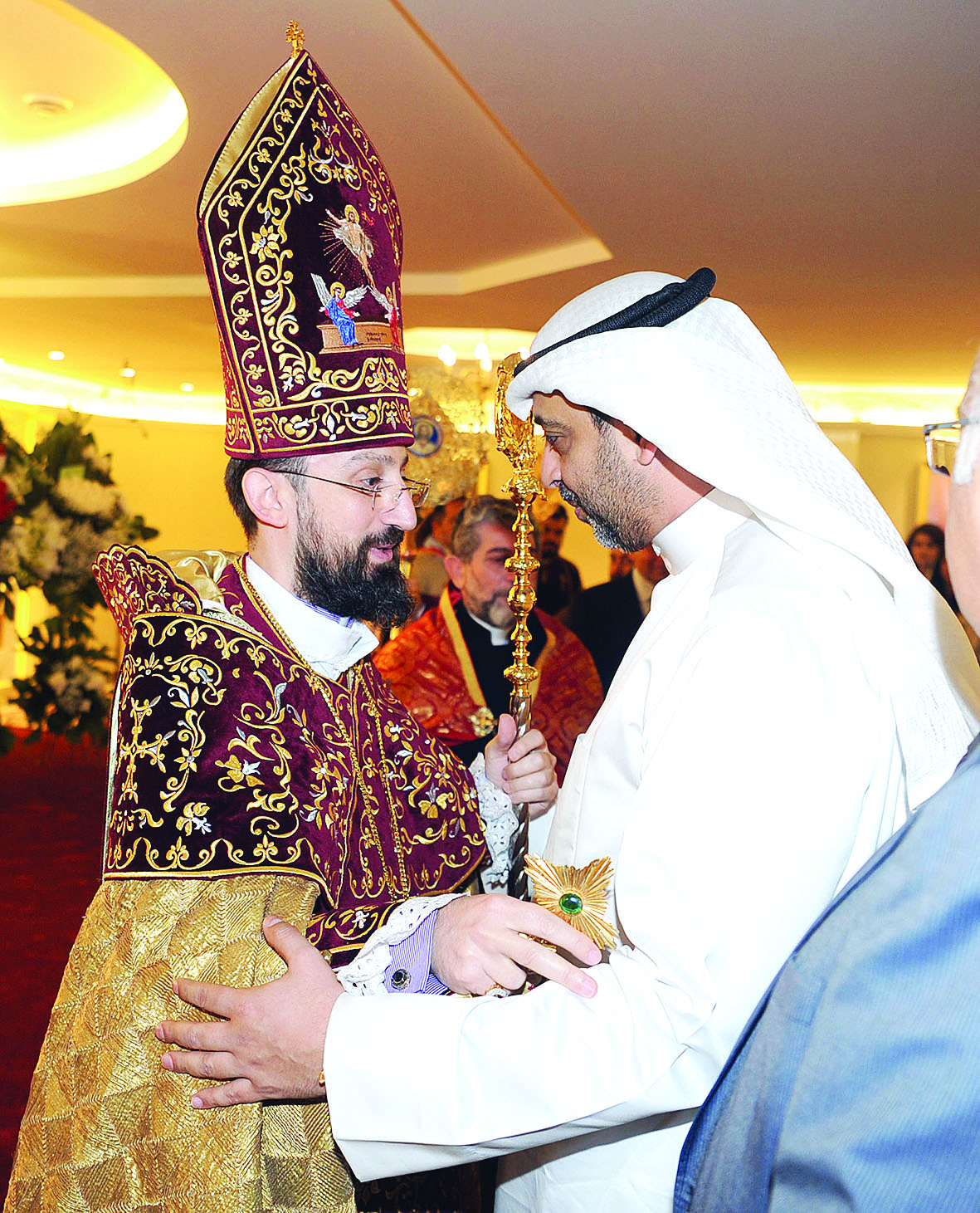 العبدالله مهنئاً المطران ماسيس 