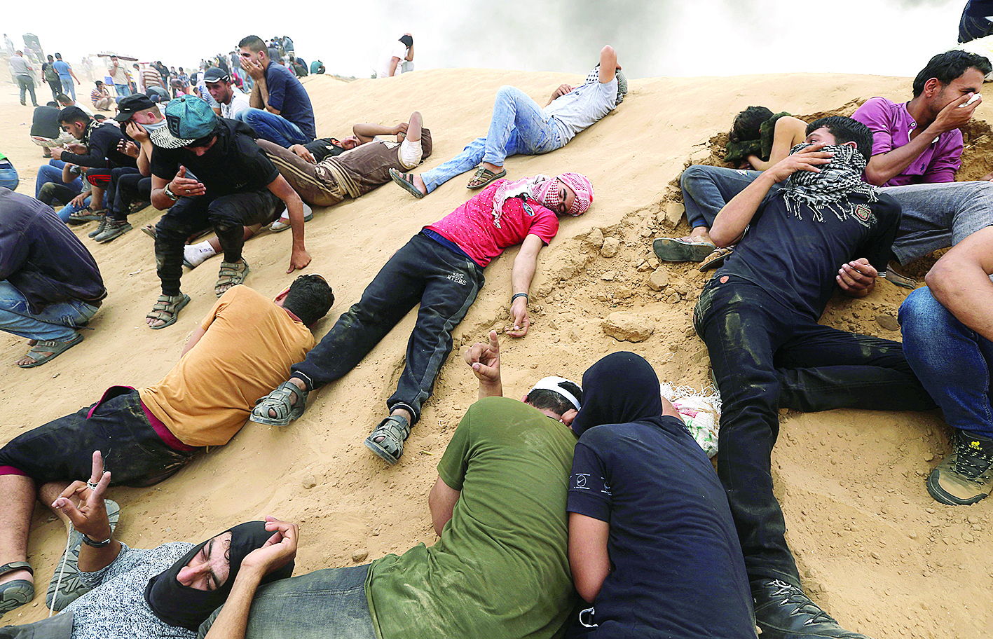 u0625u0635u0627u0628u0627u062a u0648u0627u0633u0639u0629 u0628u064au0646 u0627u0644u0641u0644u0633u0637u064au0646u064au064au0646 u062cu0631u0627u0621 u0642u0646u0627u0628u0644 u0627u0644u063au0627u0632 u0627u0644u0625u0633u0631u0627u0626u064au0644u064au0629 u0639u0644u0649 u062du062fu0648u062f u063au0632u0629 t(u0631u0648u064au062au0631u0632)