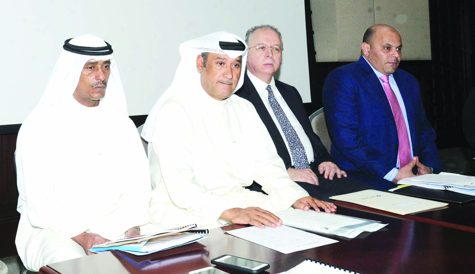 u0627u0644u0639u062au0627u0644 u0645u062au0631u0626u0633u0627u064b u0627u0644u0639u0645u0648u0645u064au0629        t      (u062au0635u0648u064au0631 u0643u0631u0645 u0630u064au0627u0628)