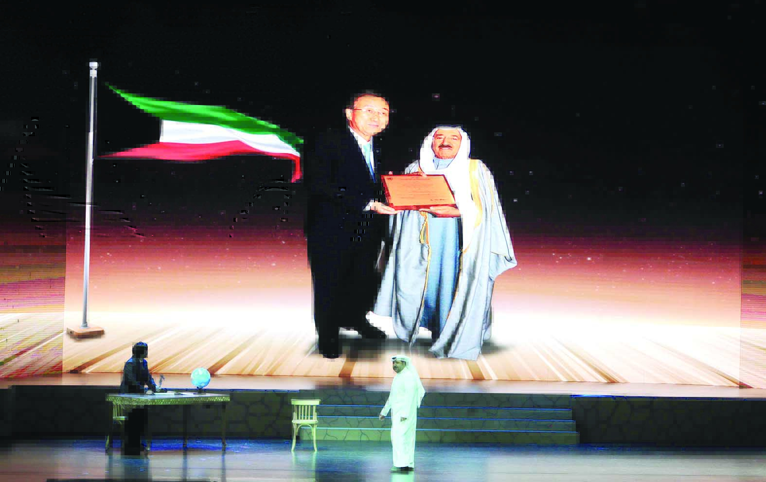 u0642u0627u0626u062f u0627u0644u0625u0646u0633u0627u0646u064au0629t (u062au0635u0648u064au0631 u0637u0627u0631u0642 u0639u0632u0627u0644u062fu064au0646)