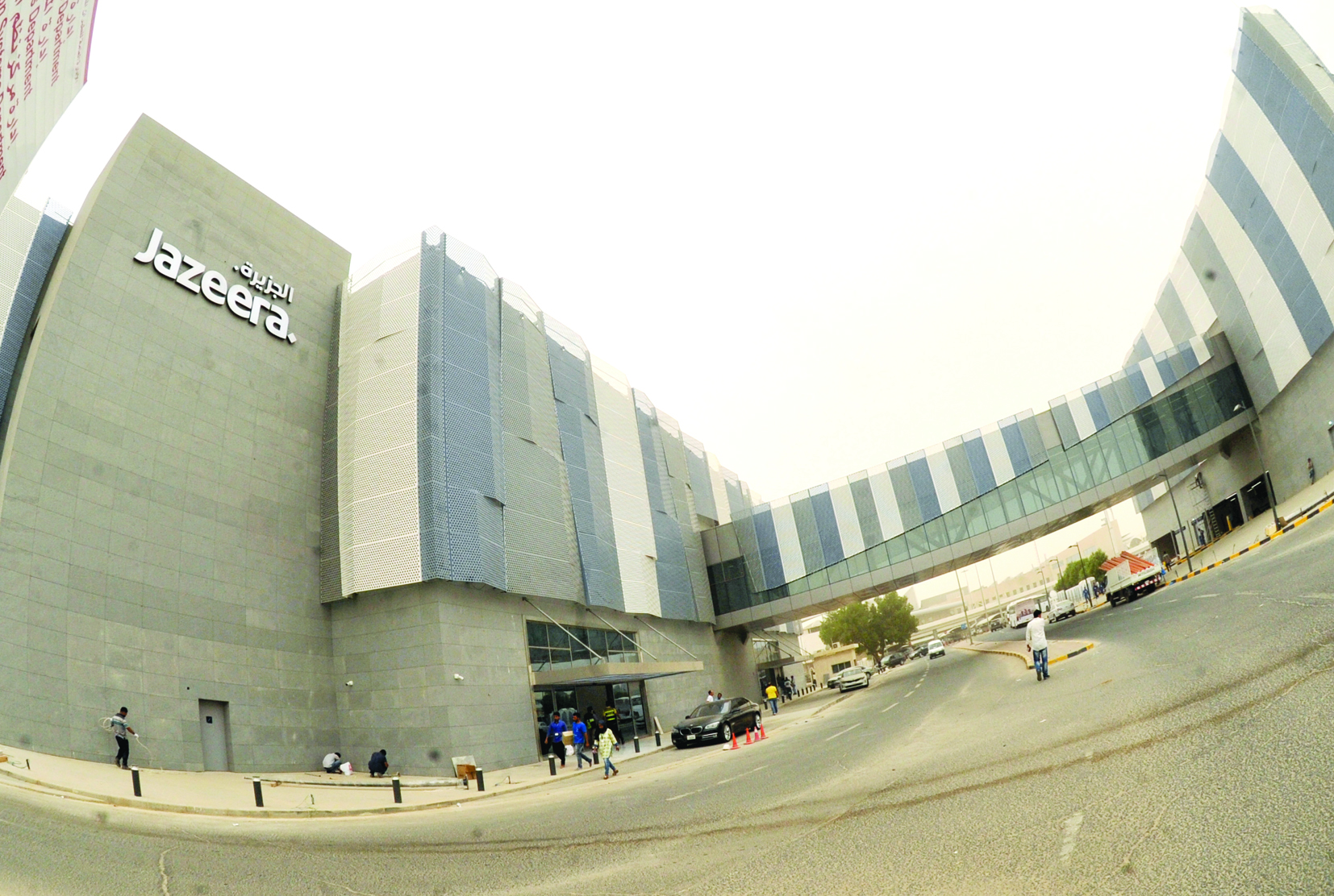 u0627u0644u0645u0645u0631 u0627u0644u0641u0627u0635u0644 u0628u064au0646 u0633u064au0627u0631u062au0643 u0648u0627u0644u0637u0627u0626u0631u0629   (u062au0635u0648u064au0631 u0633u0639u062f u0647u0646u062fu0627u0648u064a u0648u0628u0633u0627u0645 u0632u064au062fu0627u0646)