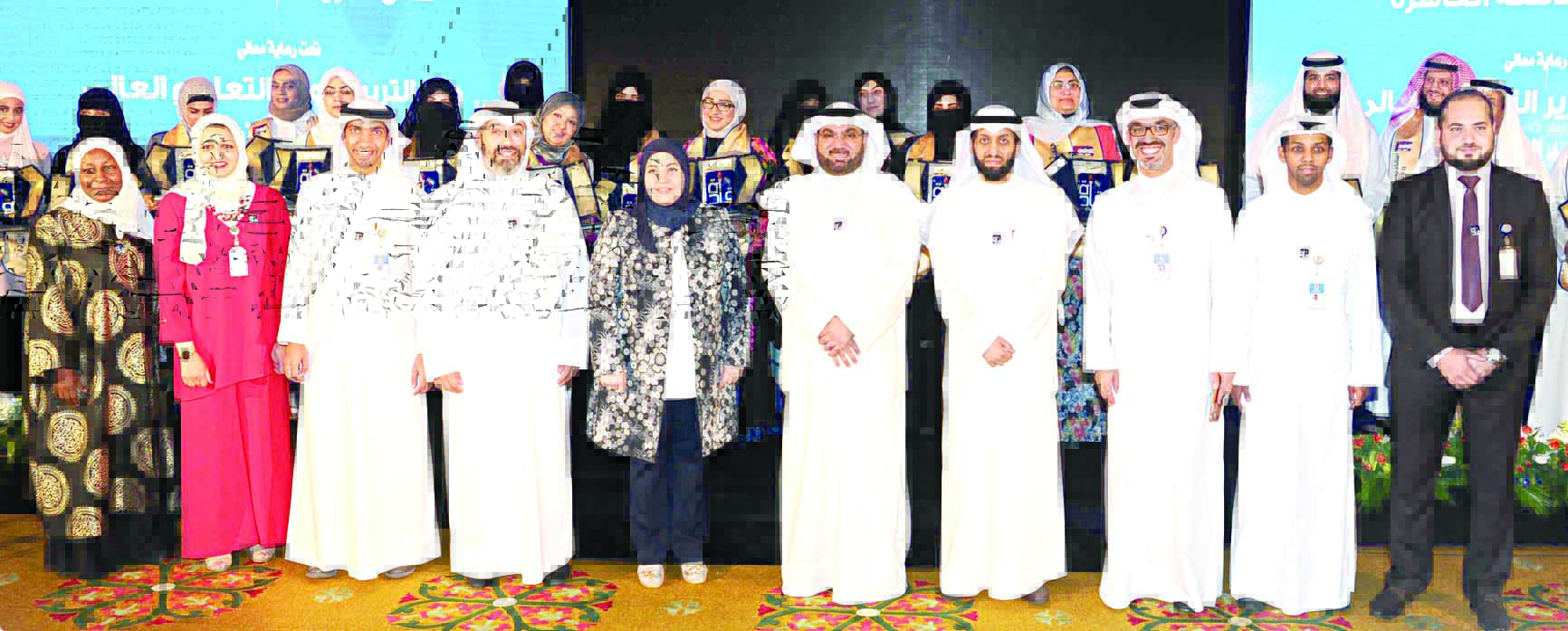 u0627u0644u0646u062cu0627u0631 u0648u0627u0644u0639u062cu0645u064a u0648u0642u064au0627u062fu0627u062a u0627u0644u0623u0643u0627u062fu064au0645u064au0629 u0645u0639 u0627u0644u062eu0631u064au062cu064au0646t(u062au0635u0648u064au0631 u0637u0627u0631u0642 u0639u0632u0627u0644u062fu064au0646)