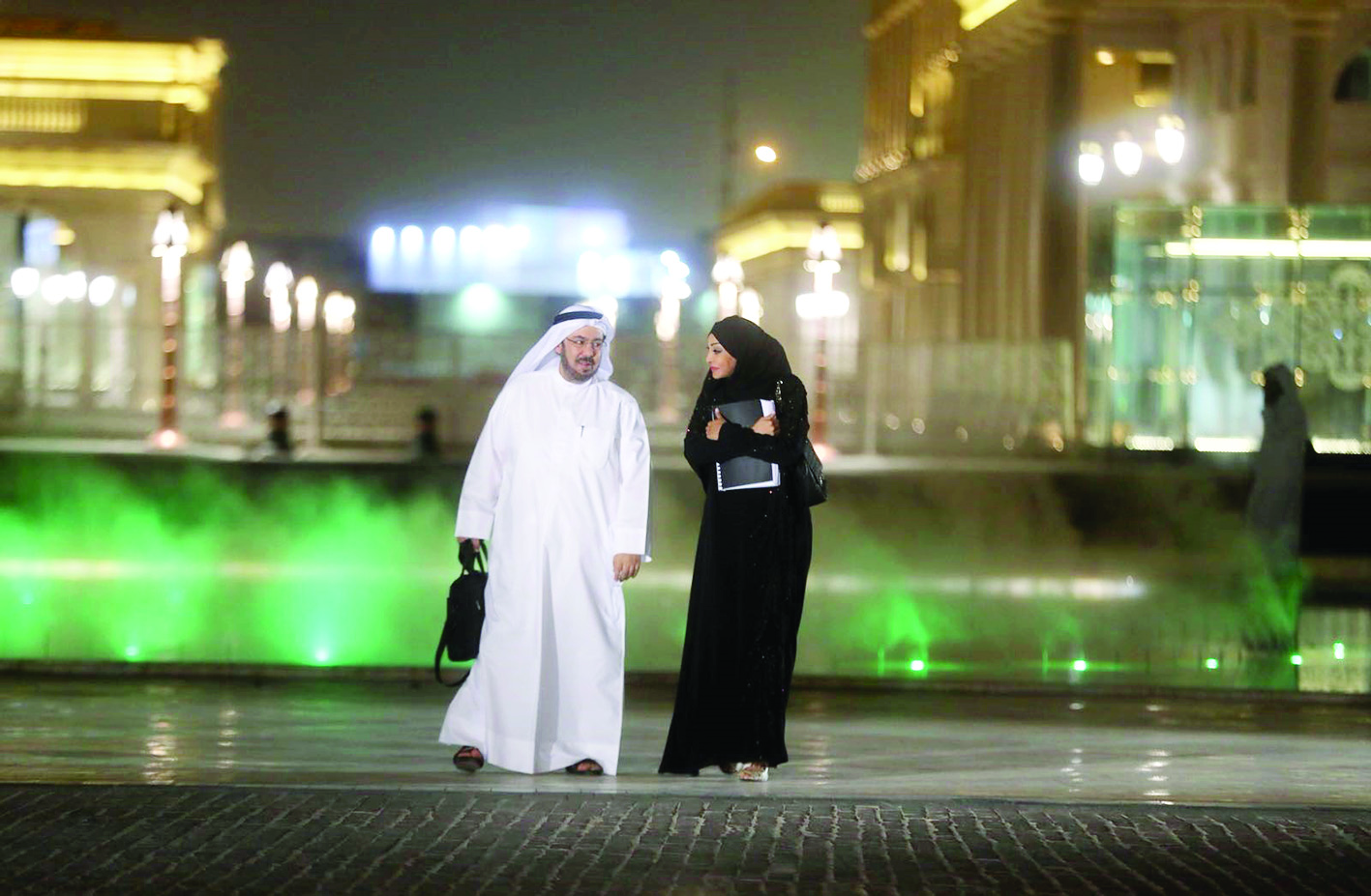 عبدالعزيز المسلم وبدور ميثة في مشهد من العمل