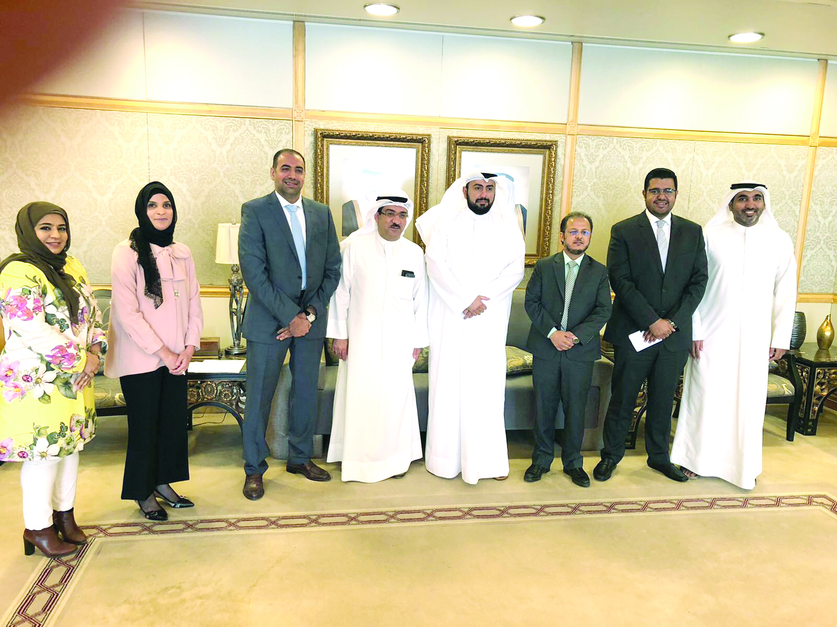  u0648u0632u064au0631 u0627u0644u0635u062du0629 u064au062au0648u0633u0637 u0623u0639u0636u0627u0621 u0645u062cu0644u0633 u0625u062fu0627u0631u0629 u0627u0644u062cu0645u0639u064au0629 u0627u0644u0637u0628u064au0629 