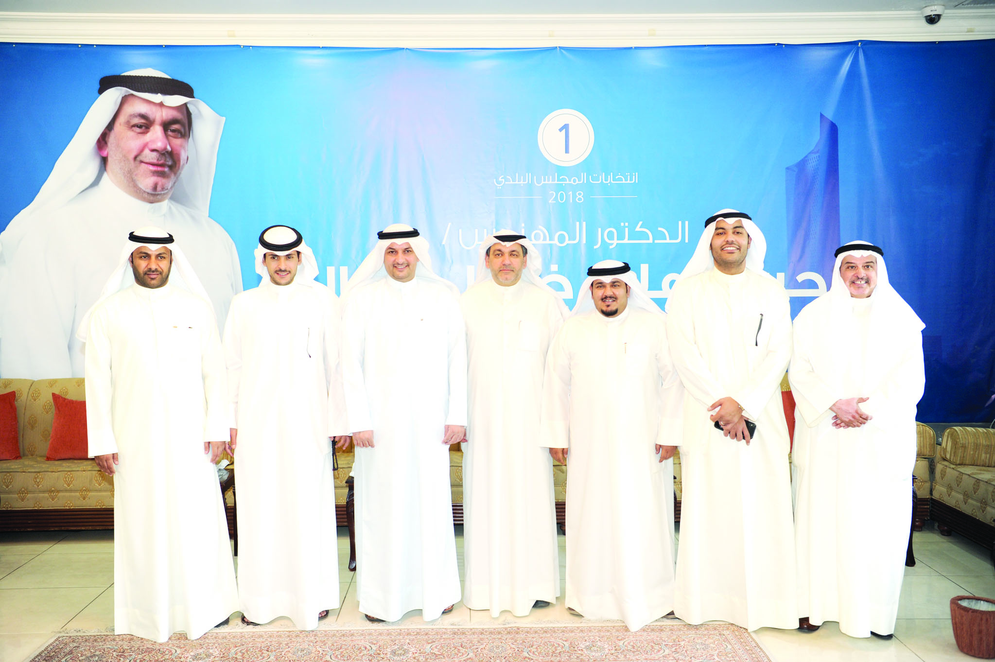 u0635u0648u0631u0629 u062cu0645u0627u0639u064au0629 u0644u0623u0639u0636u0627u0621 u0627u0644u0645u062cu0644u0633 u0627u0644u0628u0644u062fu064a u0627u0644u0645u0646u062au062eu0628u064au0646 u0648u0627u0644u0635u0642u0639u0628u064a u0641u064a u0636u064au0627u0641u0629 u0643u0645u0627u0644t (u062au0635u0648u064au0631 u0637u0627u0631u0642 u0639u0632 u0627u0644u062fu064au0646)