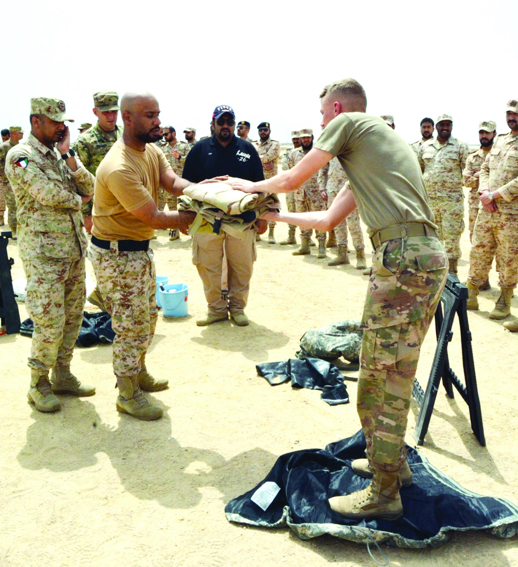 تبادل اللباس العسكري