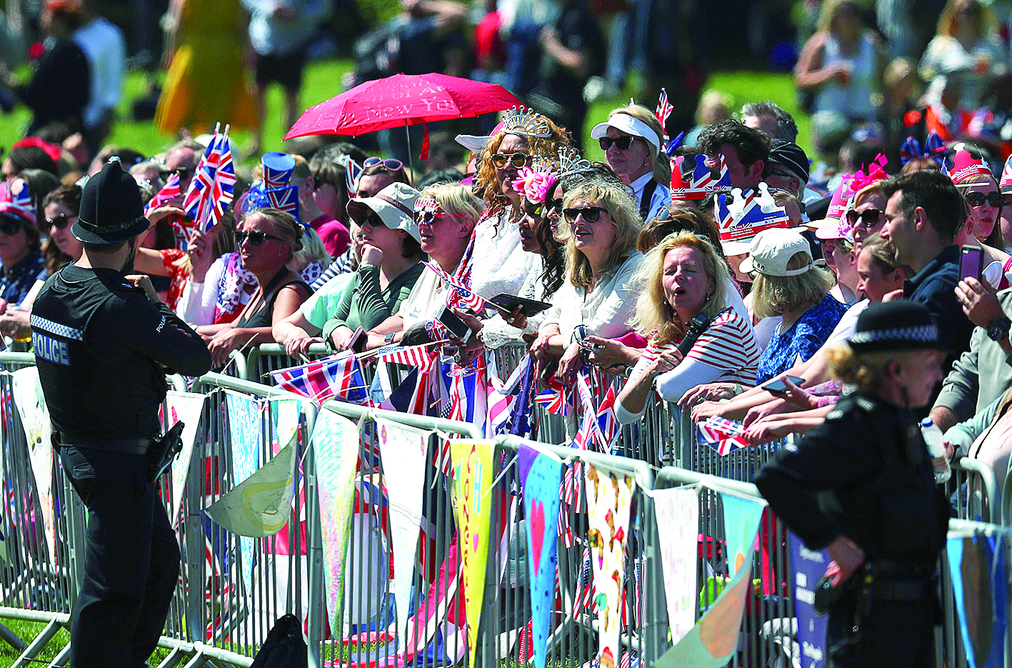 الجماهير تتابع بترقّب 