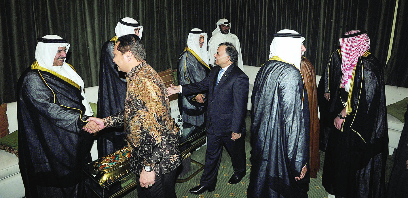 حضور ديبلوماسي للتهنئة