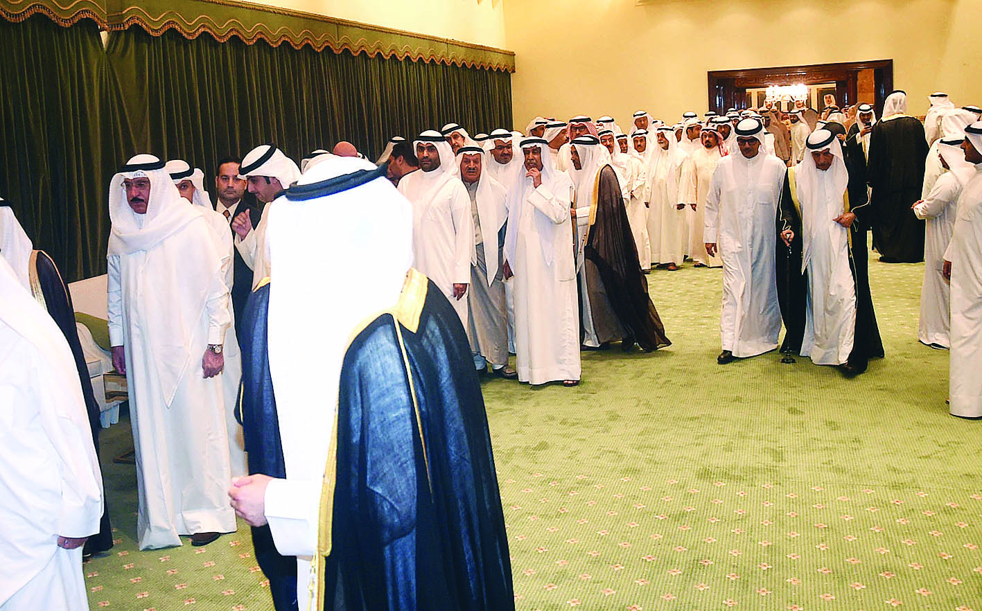 جموع غفيرة من المهنئين