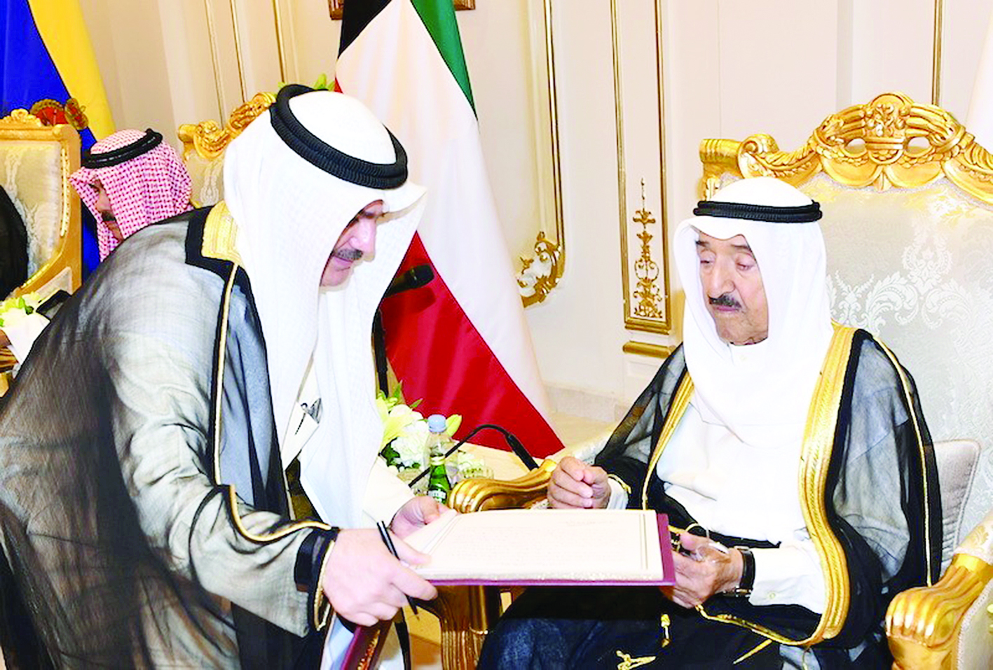 سموه موقعاً في سجل الشرف