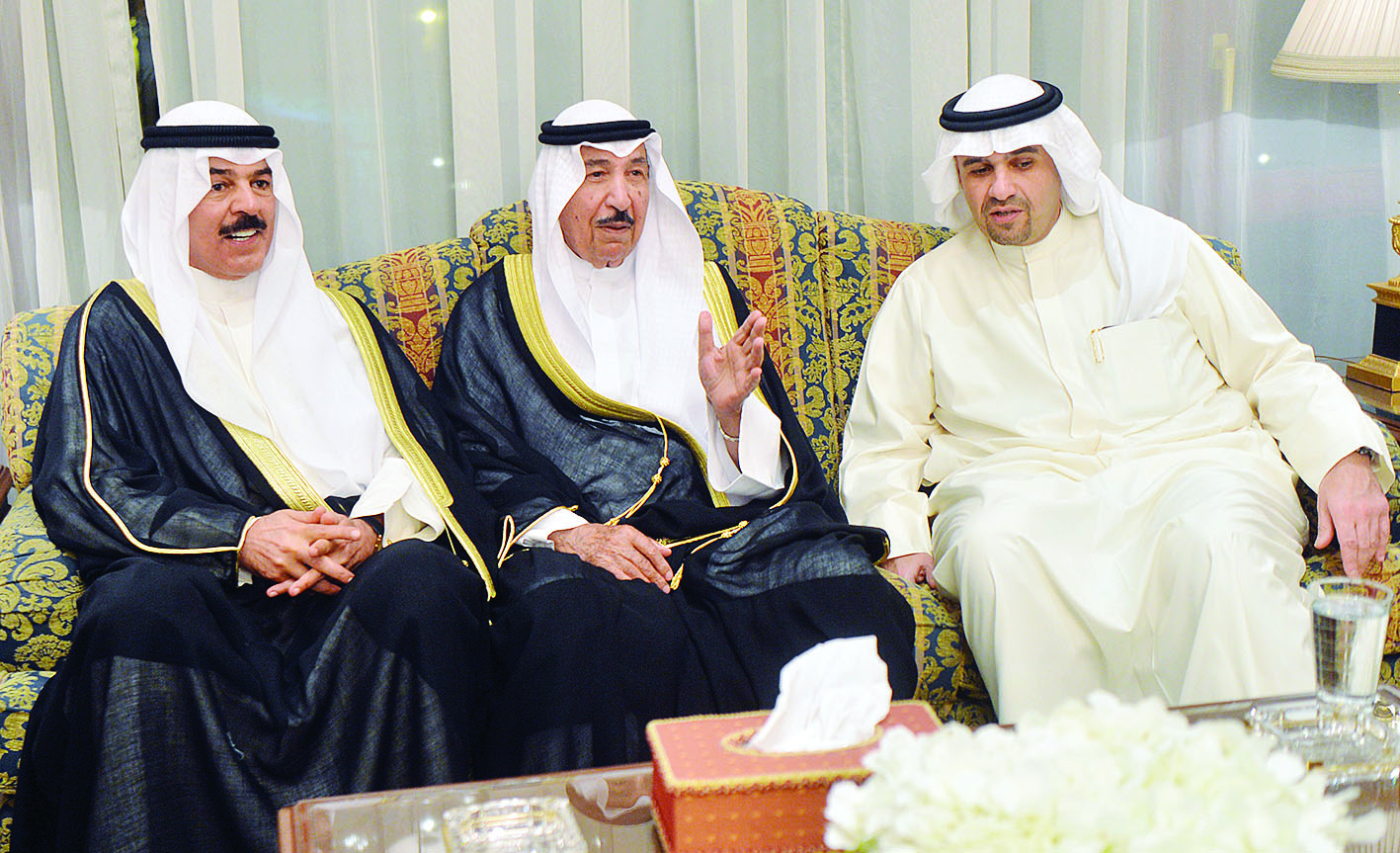 جابر العبدلله متوسطاً أنس الصالح ومحمد الخالد