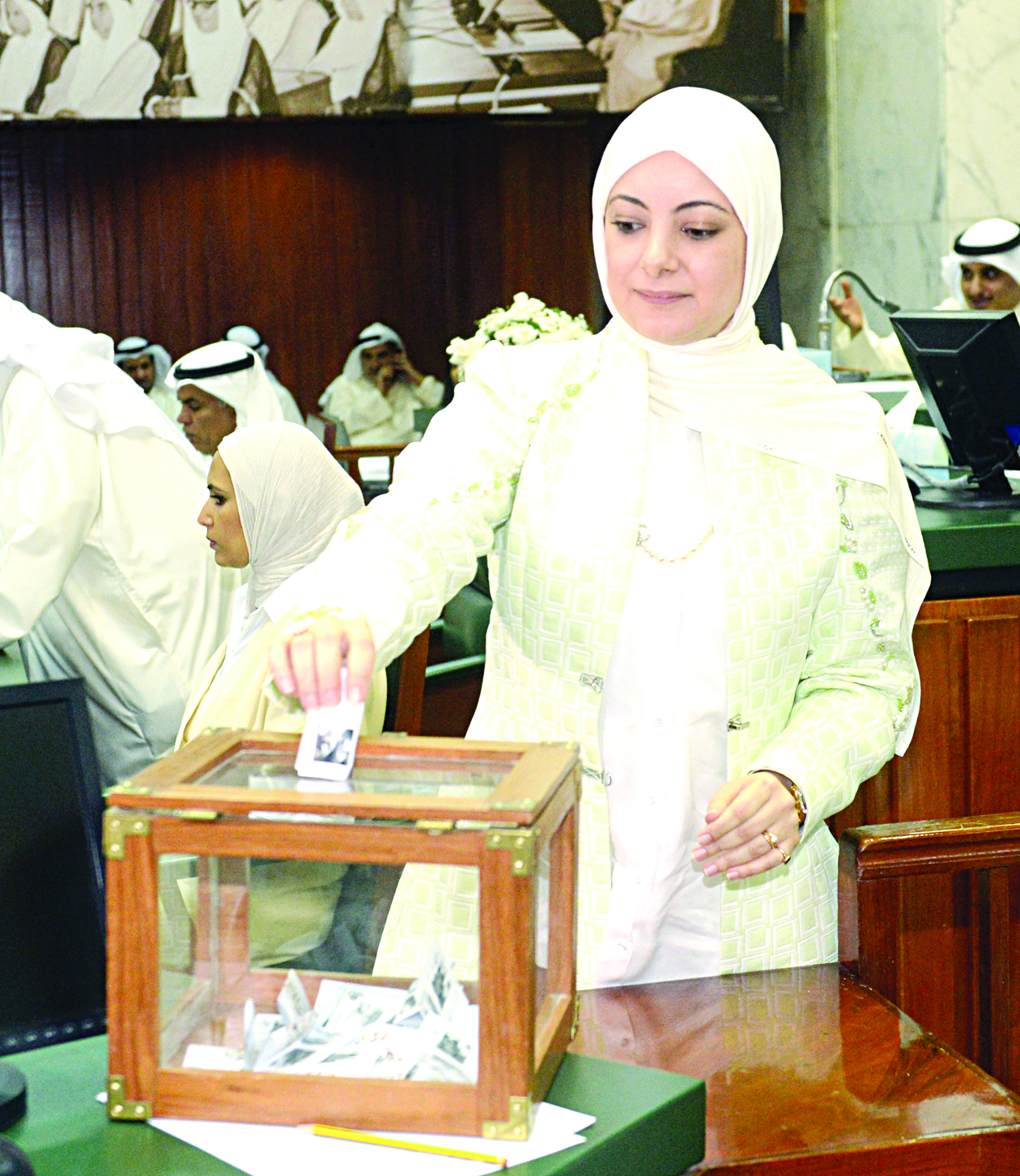 مها البغلي تدلي بصوتها